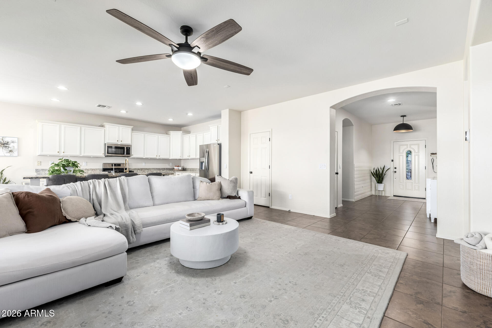 2740 E RAKESTRAW Lane