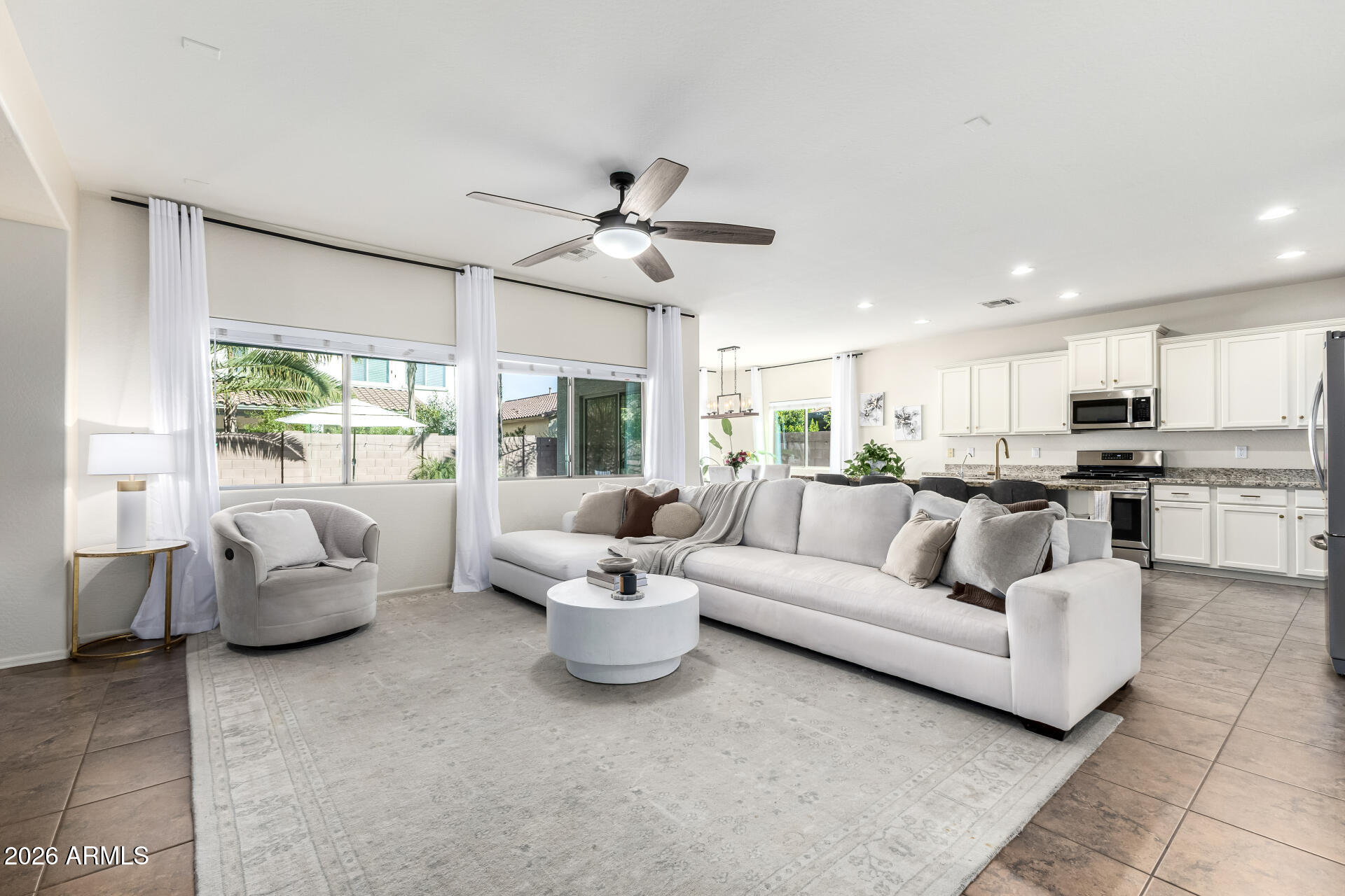 2740 E RAKESTRAW Lane