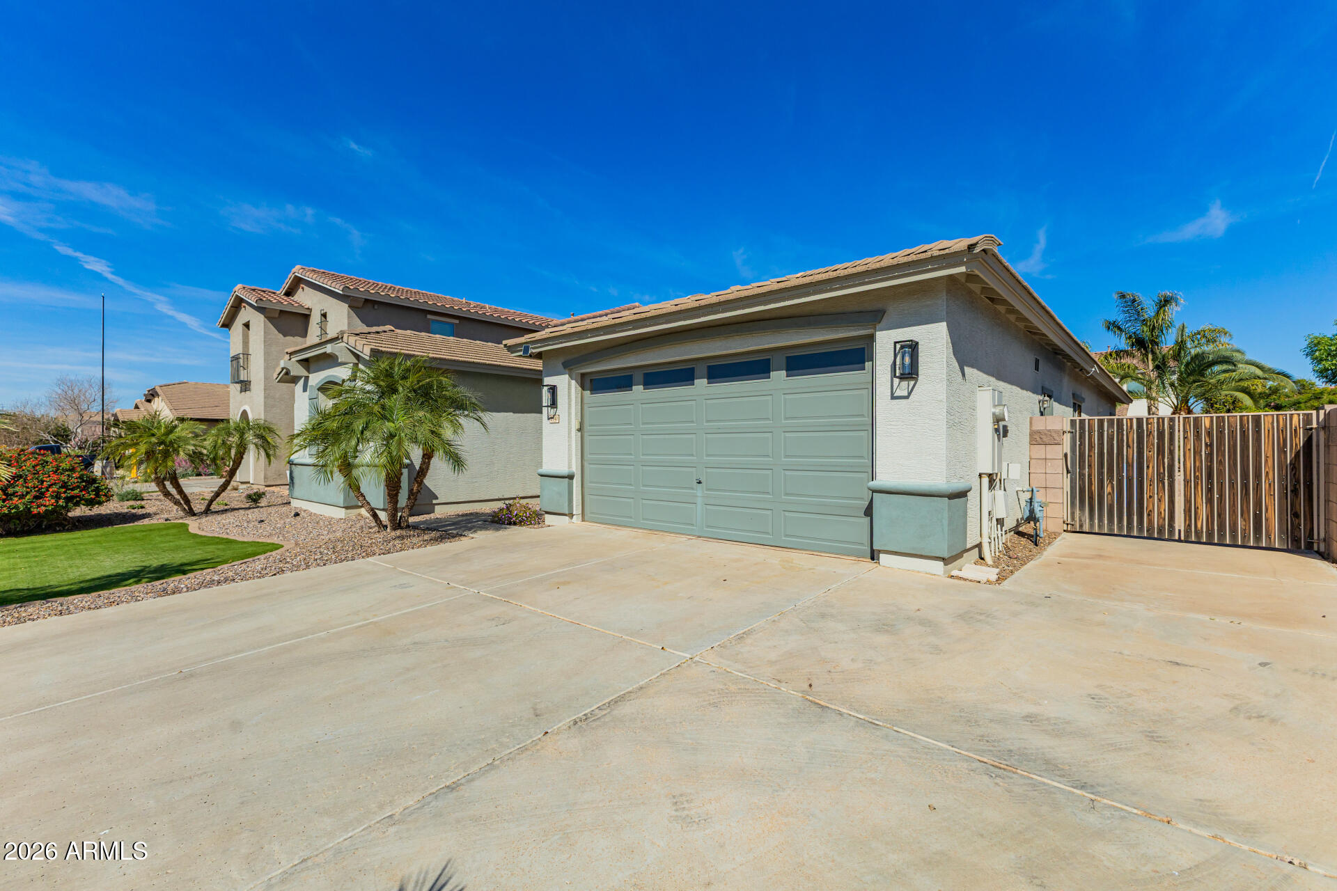 2740 E RAKESTRAW Lane