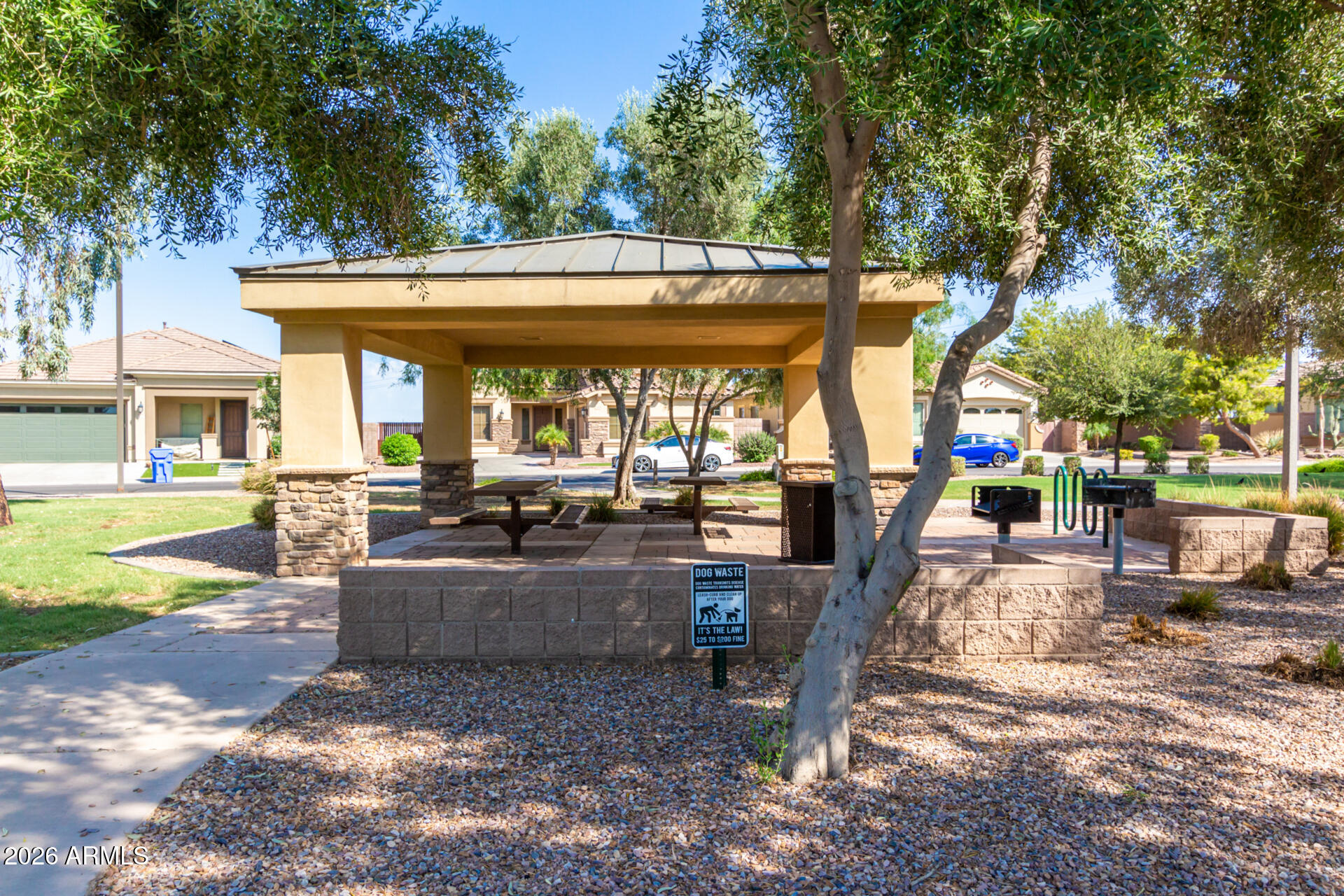 2740 E RAKESTRAW Lane