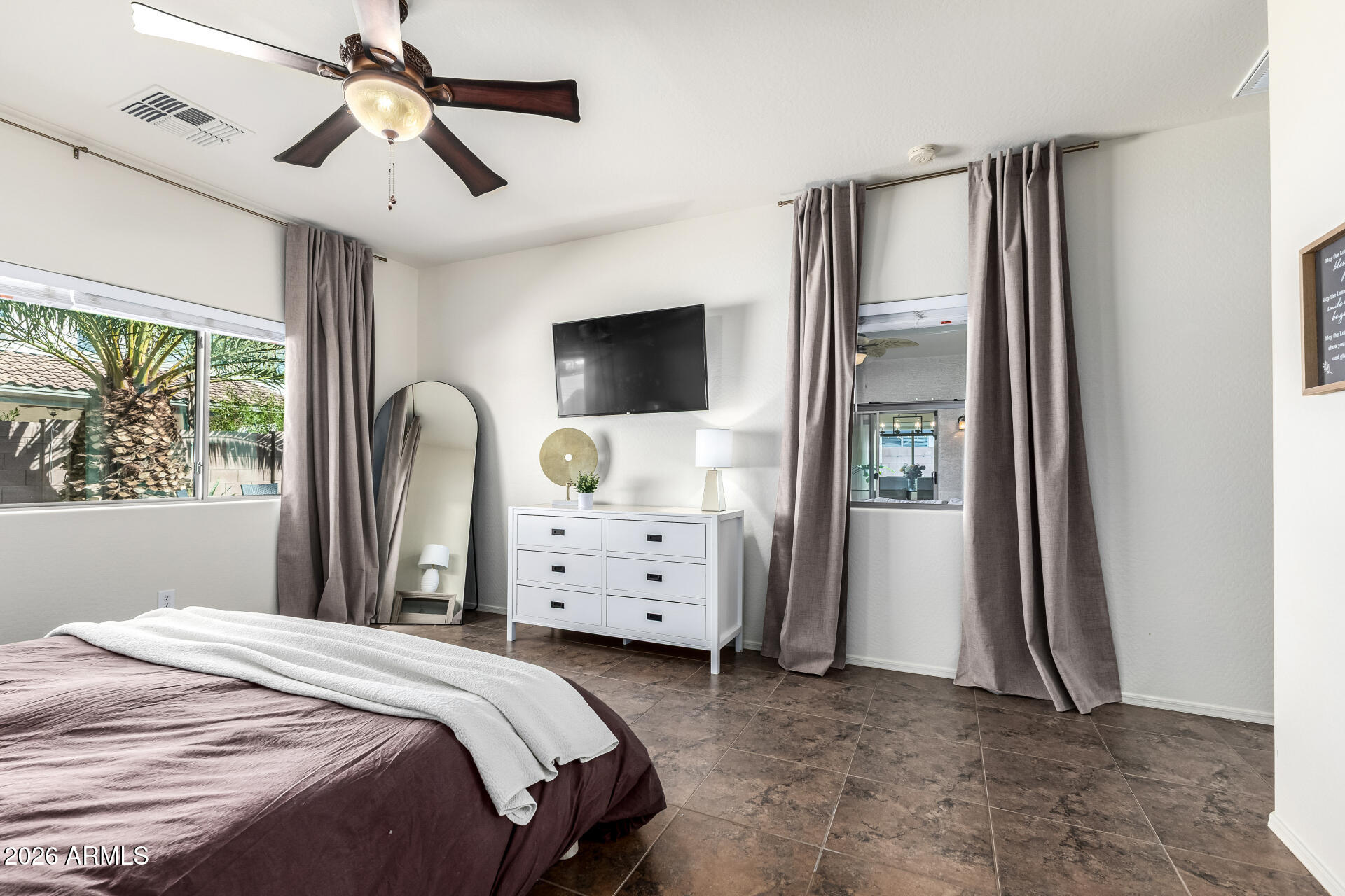 2740 E RAKESTRAW Lane