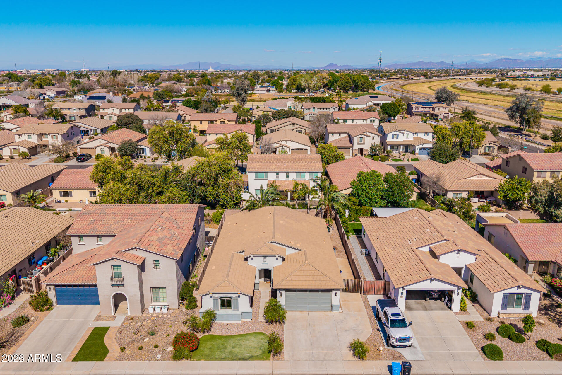 2740 E RAKESTRAW Lane