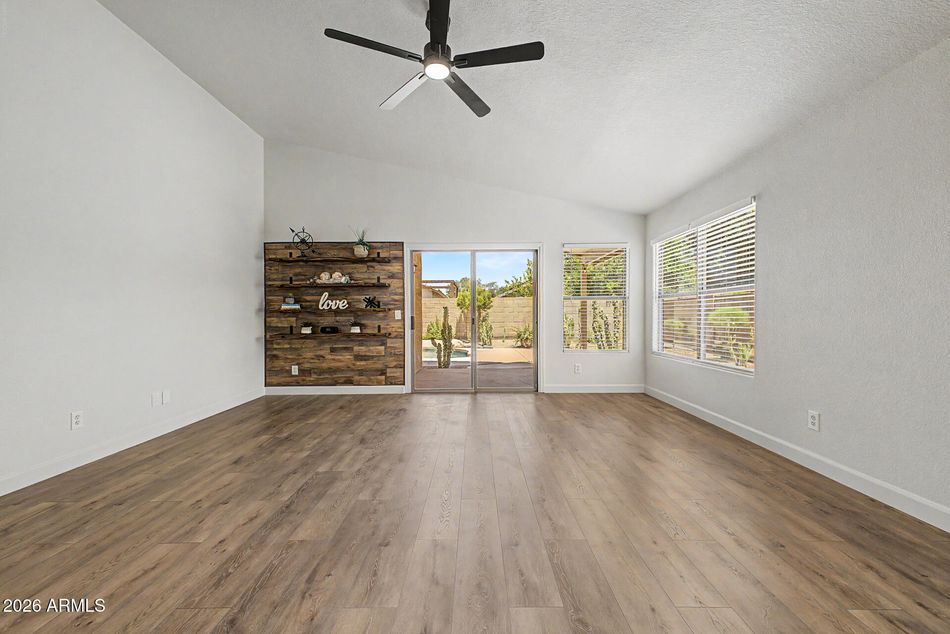 1742 E PONY Lane