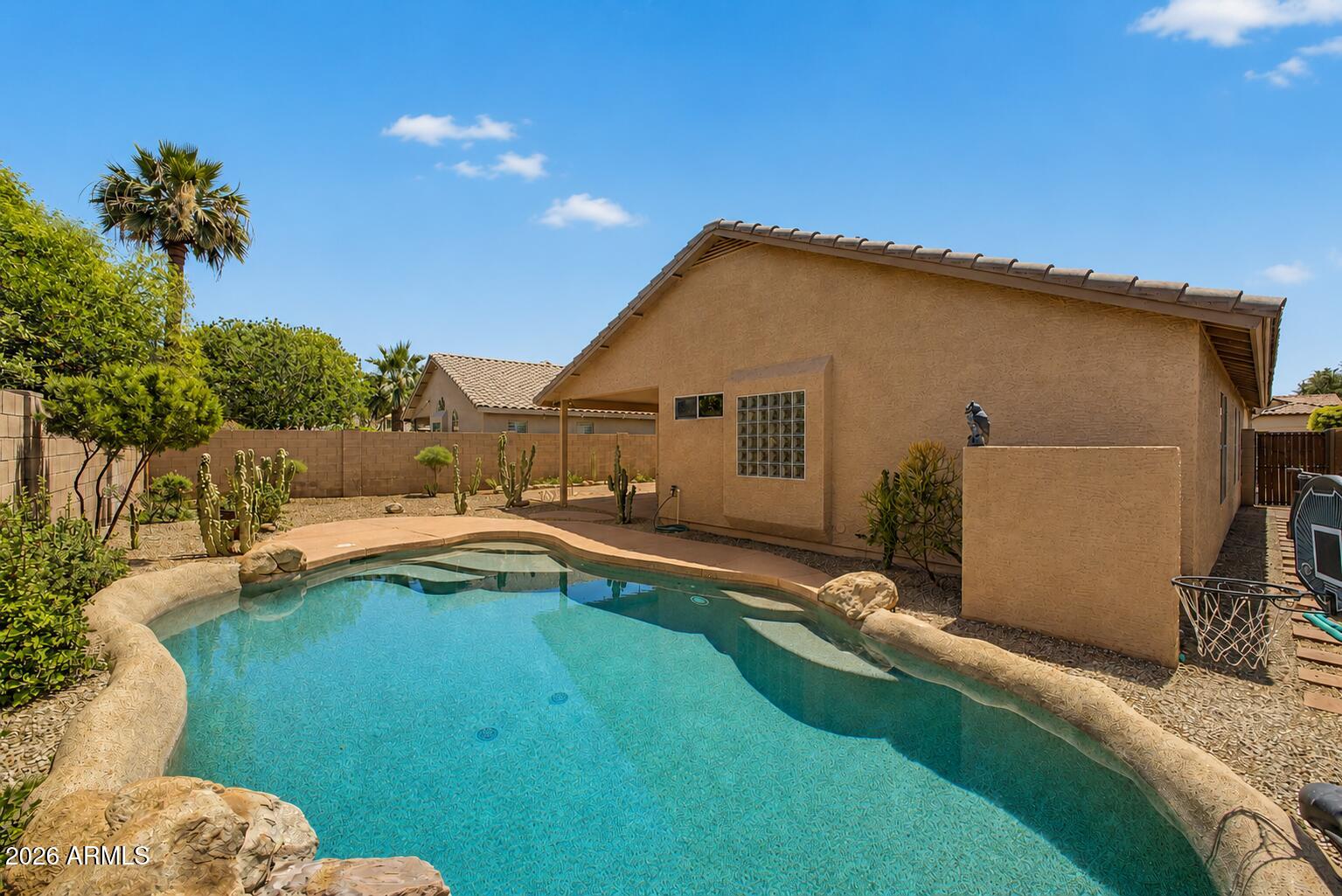 1742 E PONY Lane