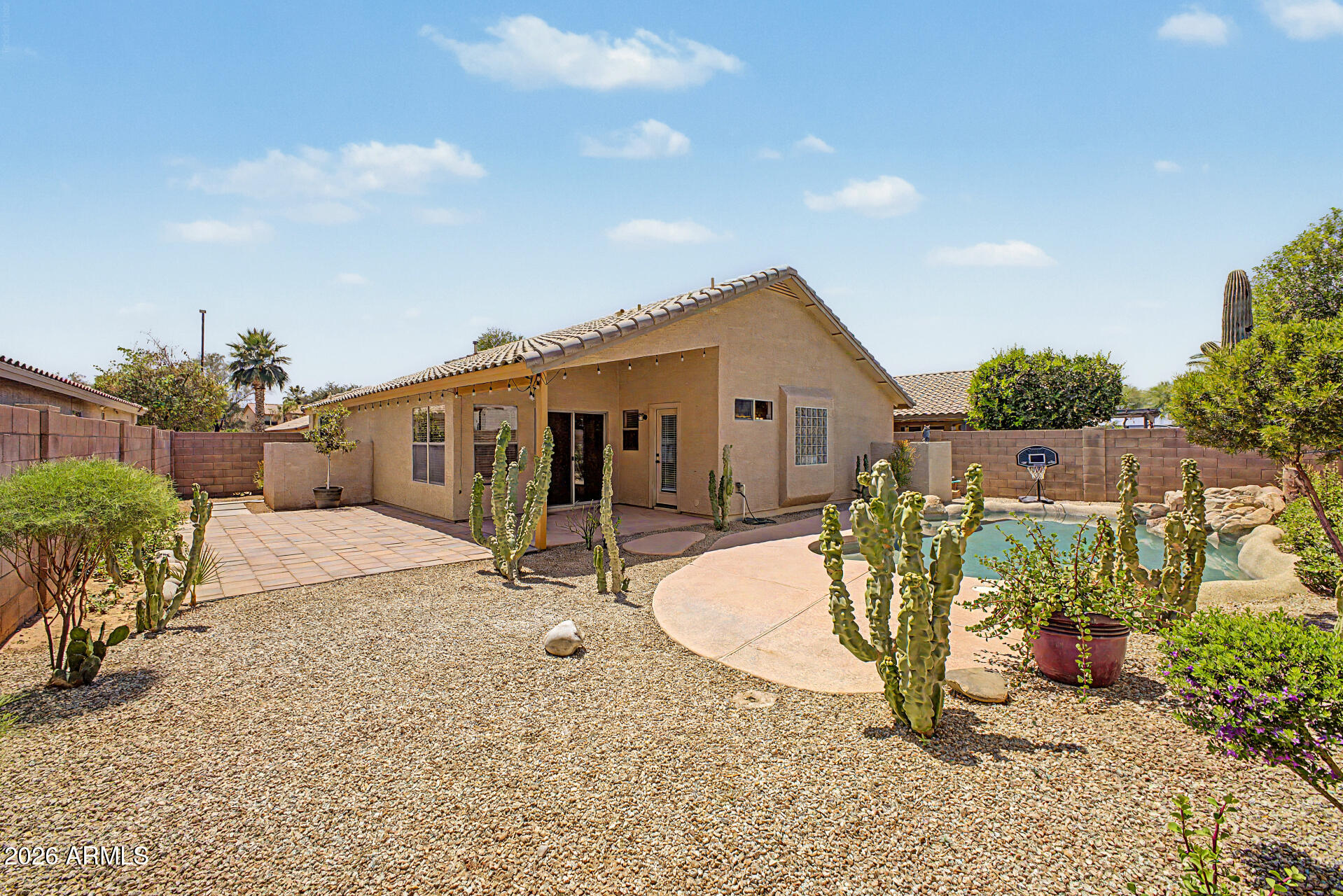 1742 E PONY Lane