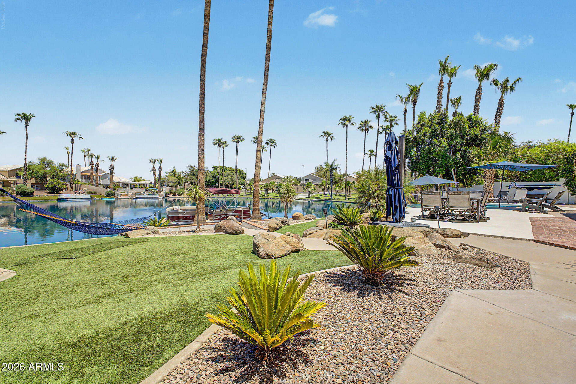 926 W COAST Drive
