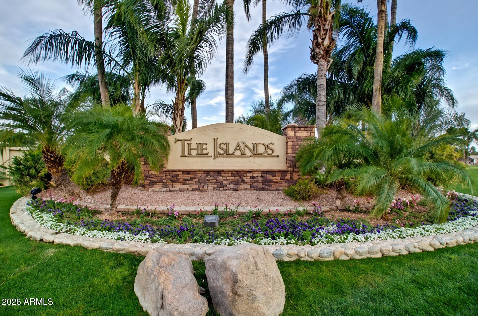 926 W COAST Drive