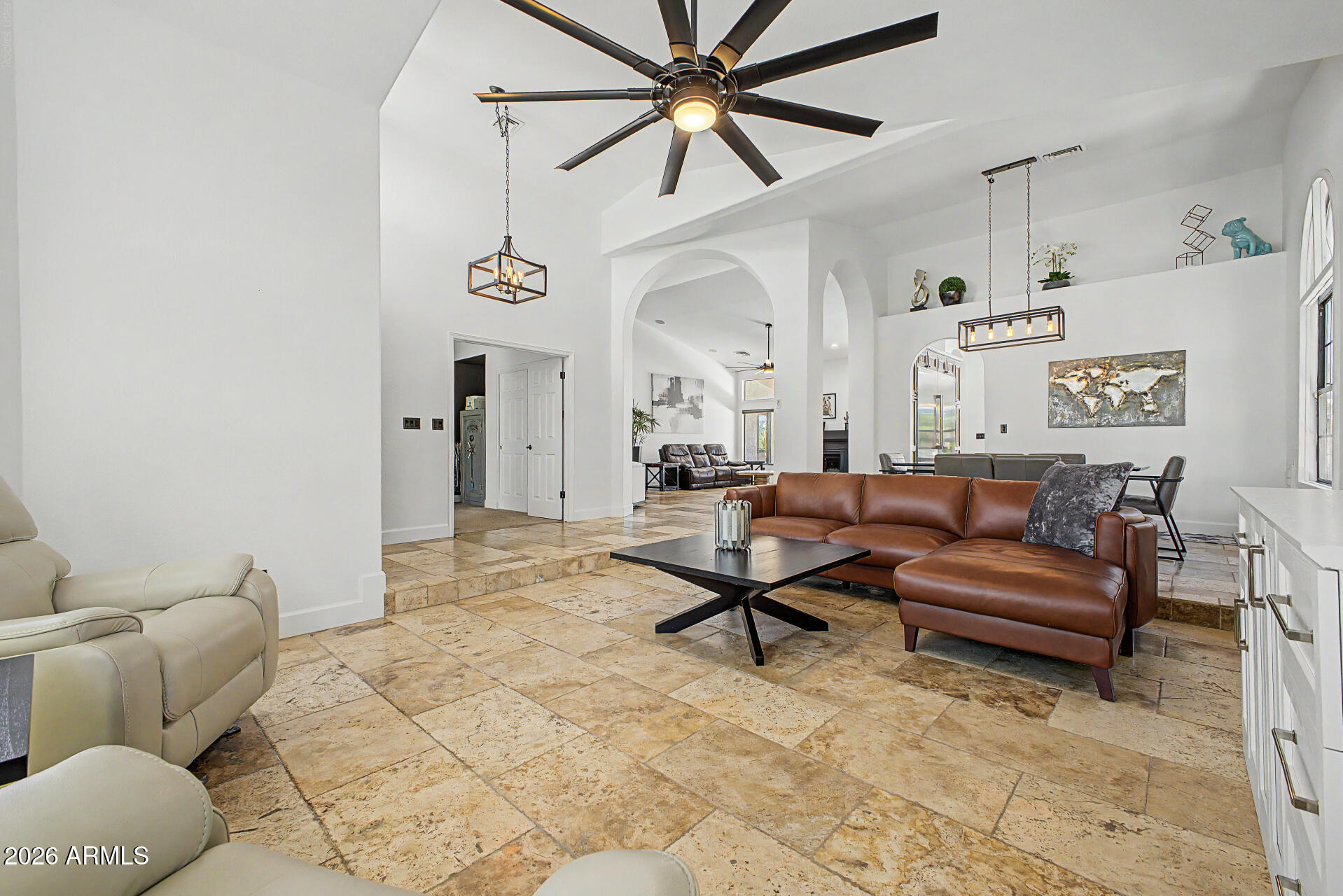 926 W COAST Drive