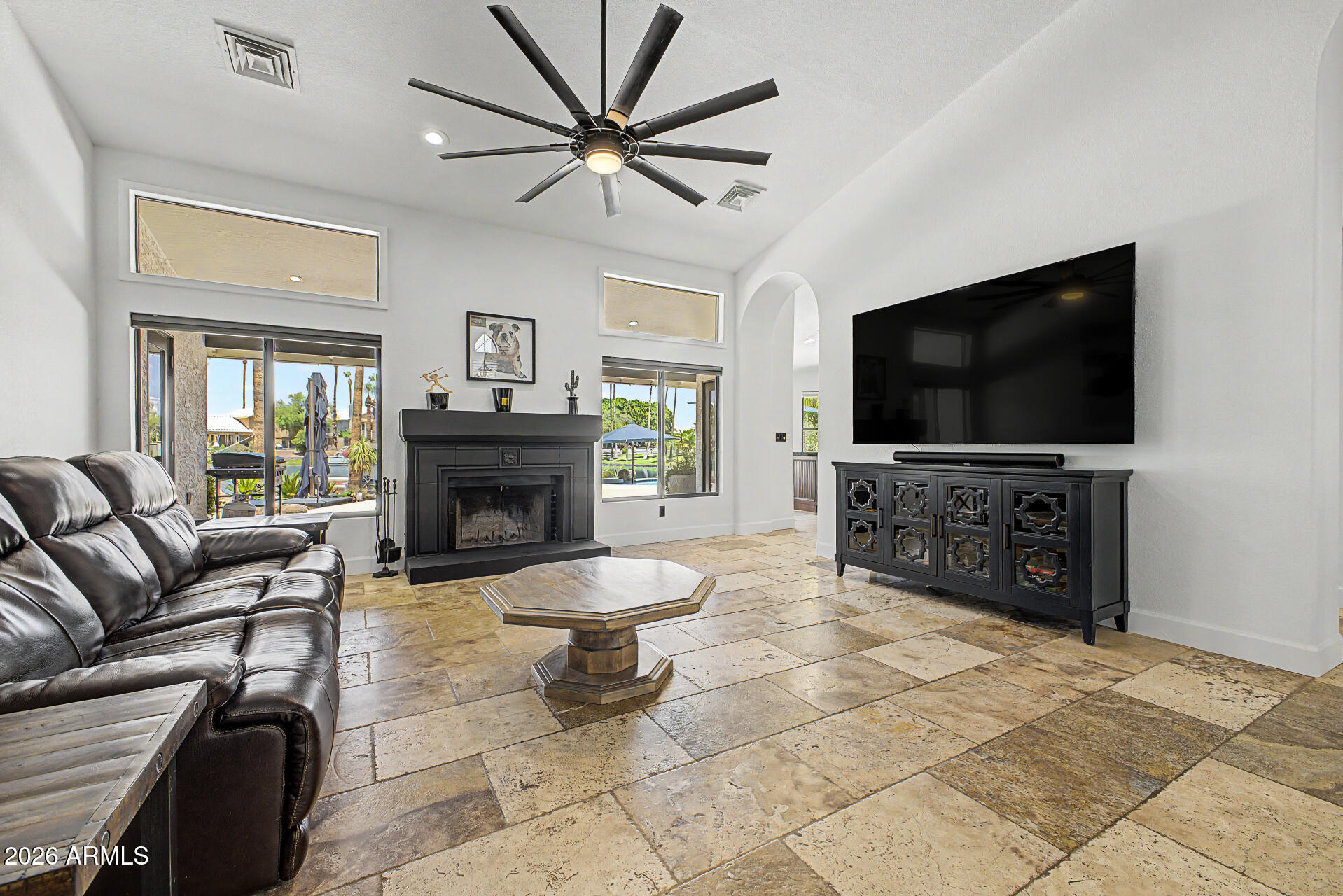 926 W COAST Drive