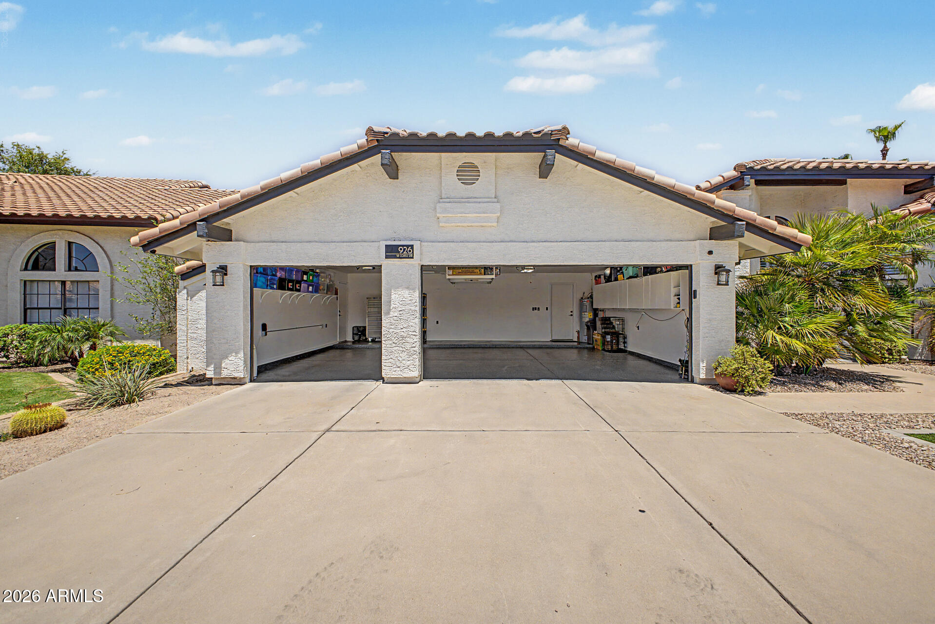 926 W COAST Drive