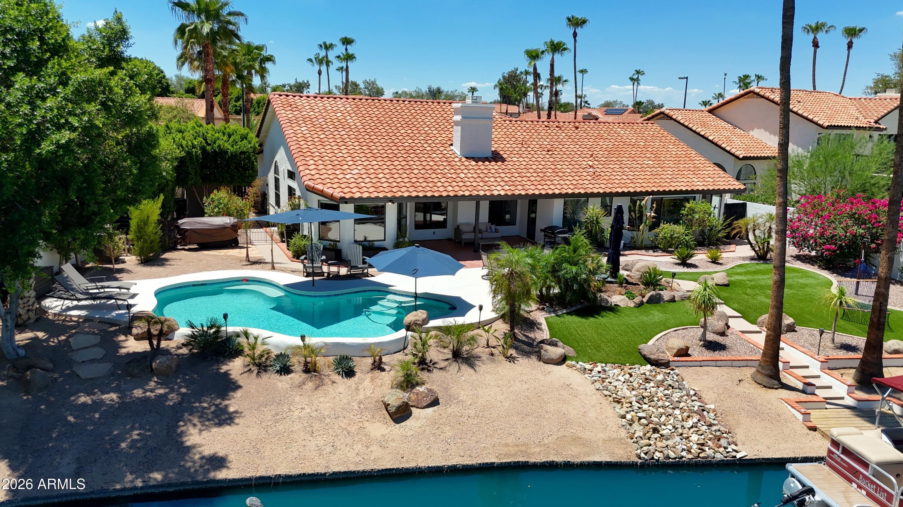 926 W COAST Drive