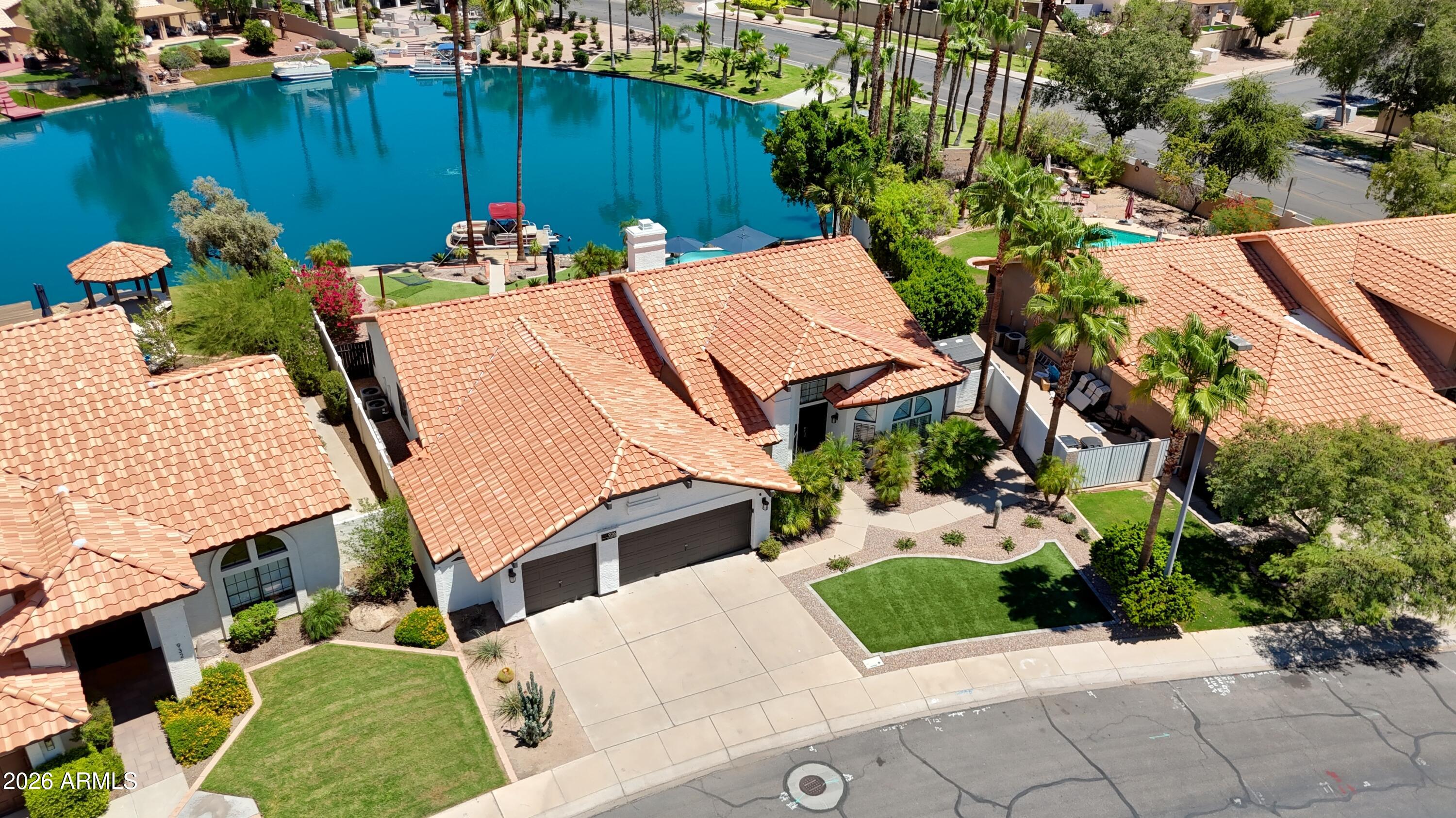 926 W COAST Drive
