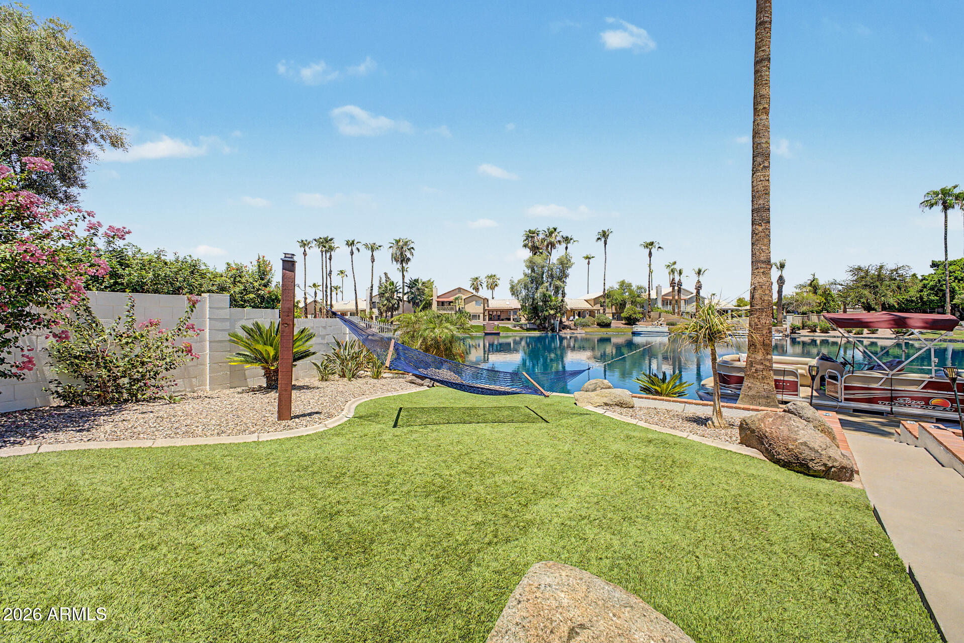 926 W COAST Drive