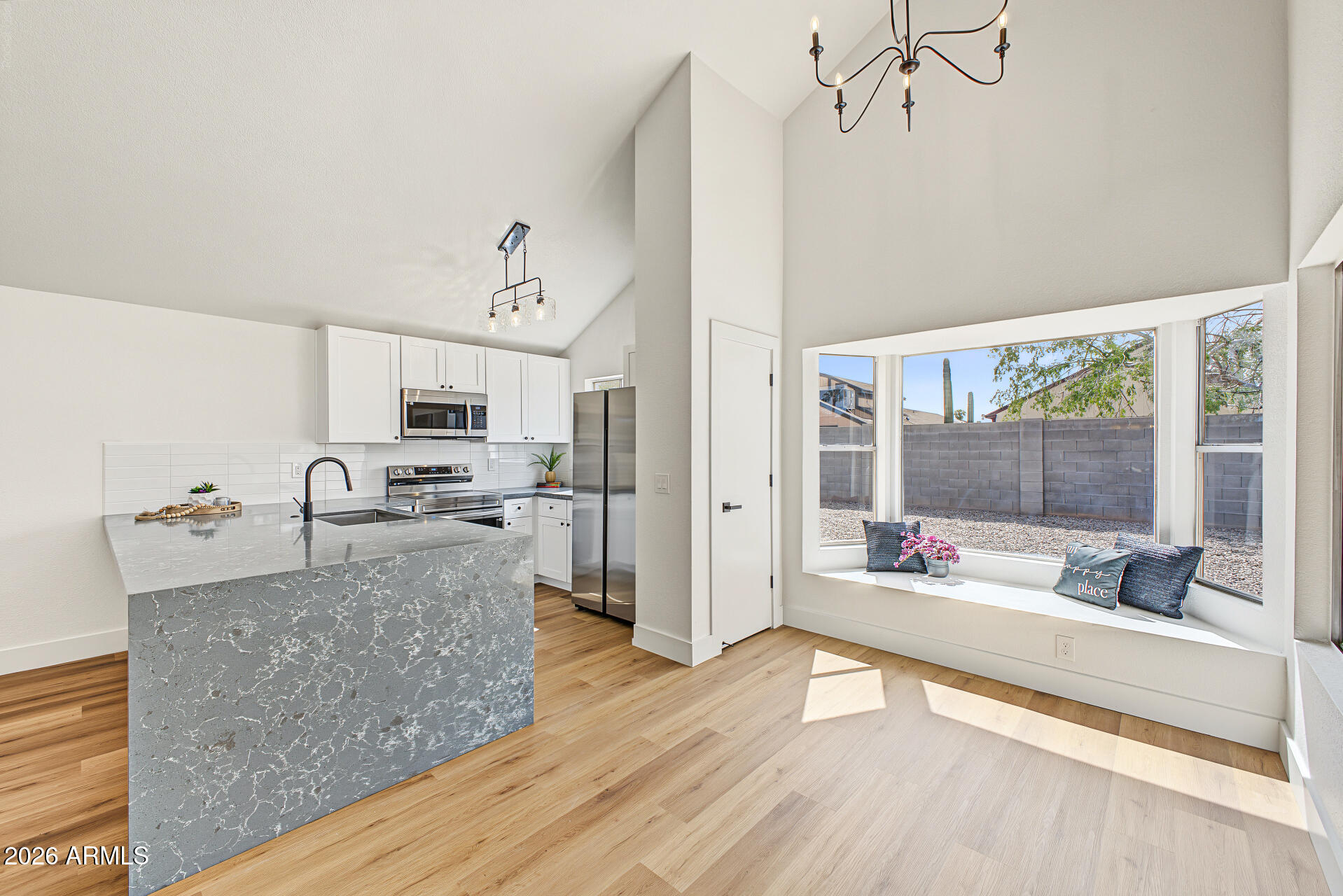 851 E ROCKWELL Drive