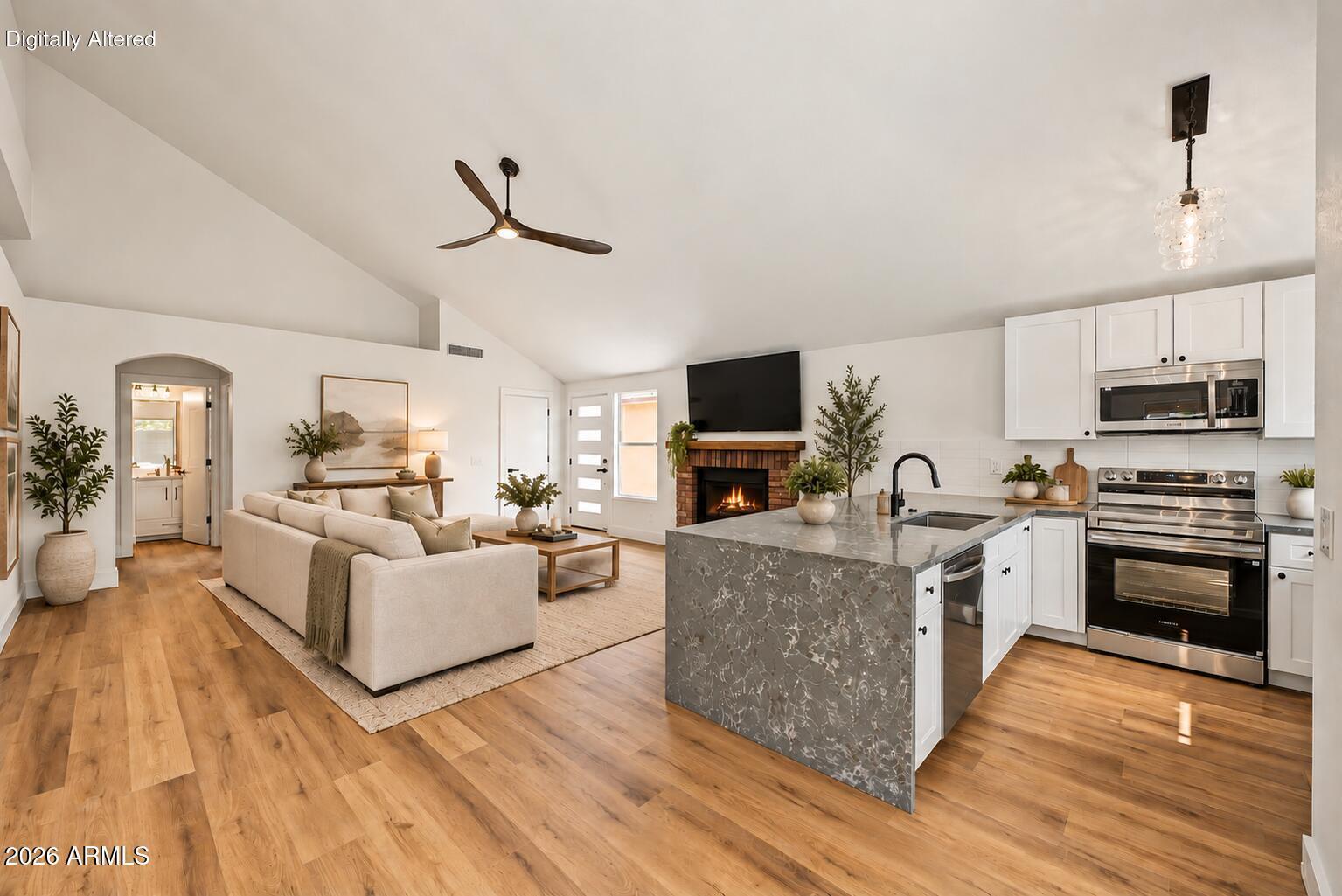 851 E ROCKWELL Drive