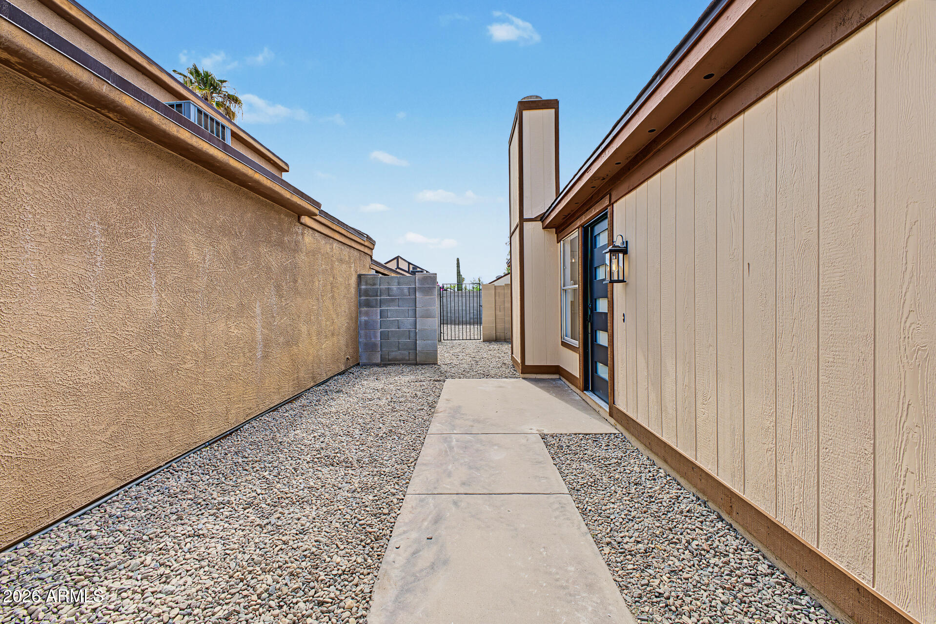 851 E ROCKWELL Drive