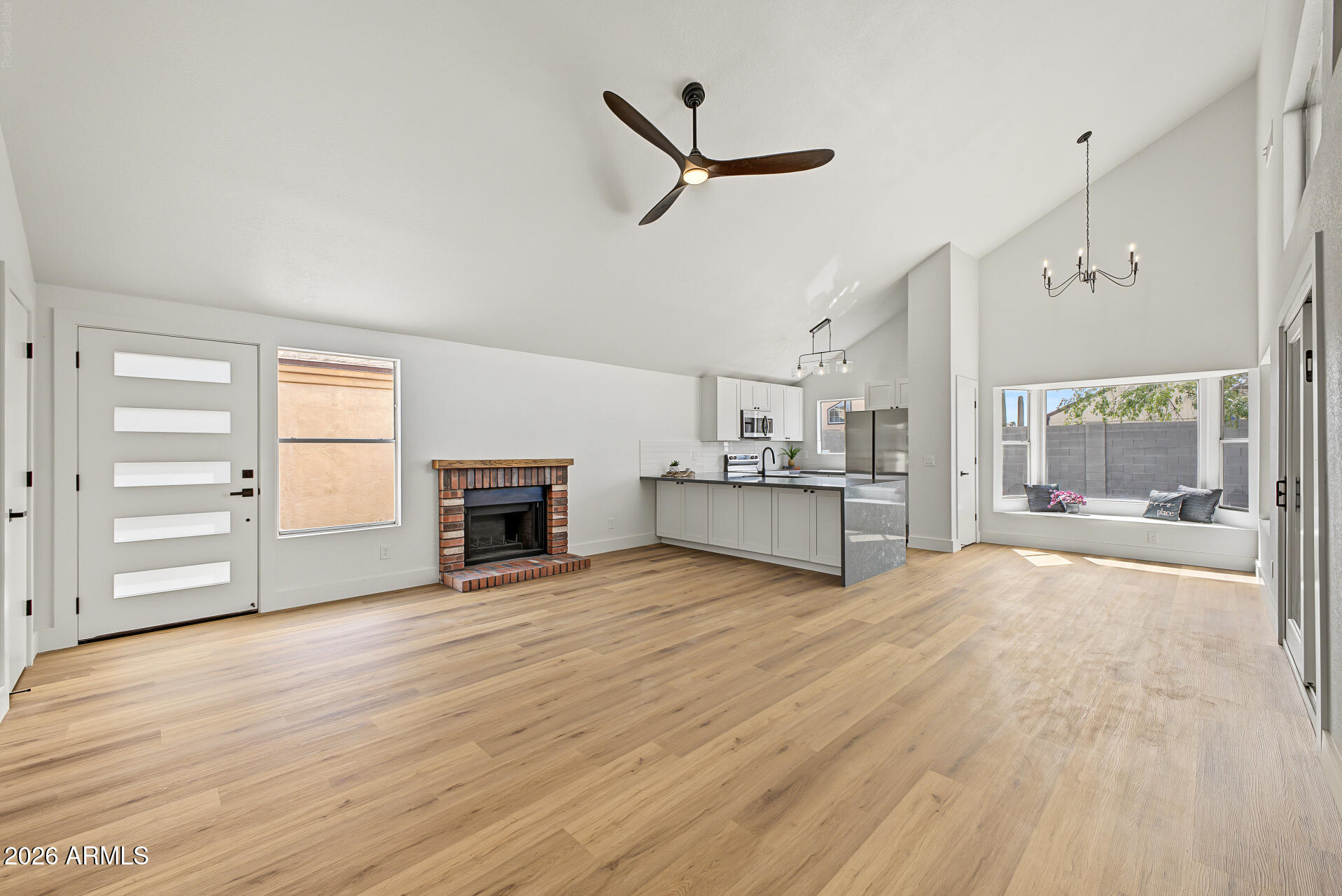 851 E ROCKWELL Drive
