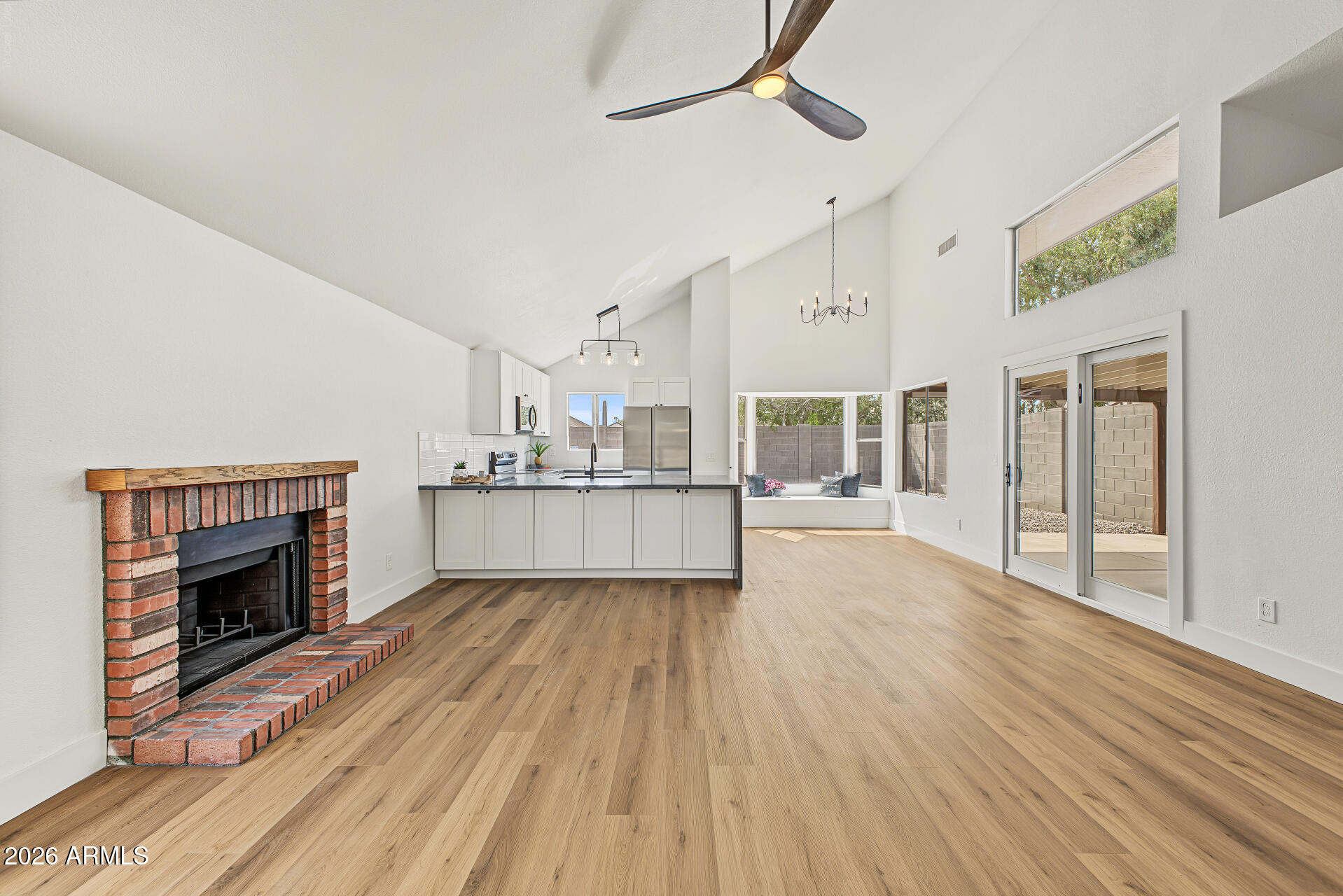 851 E ROCKWELL Drive