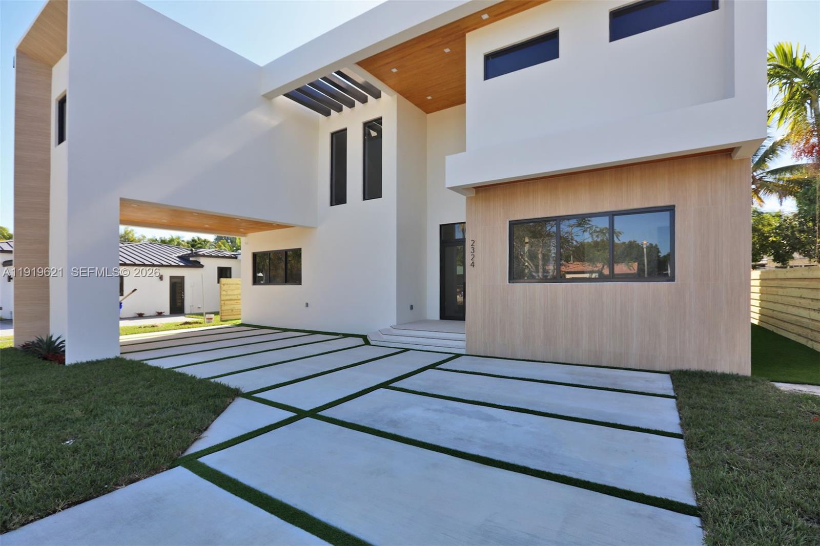 2324 SW 26th Street