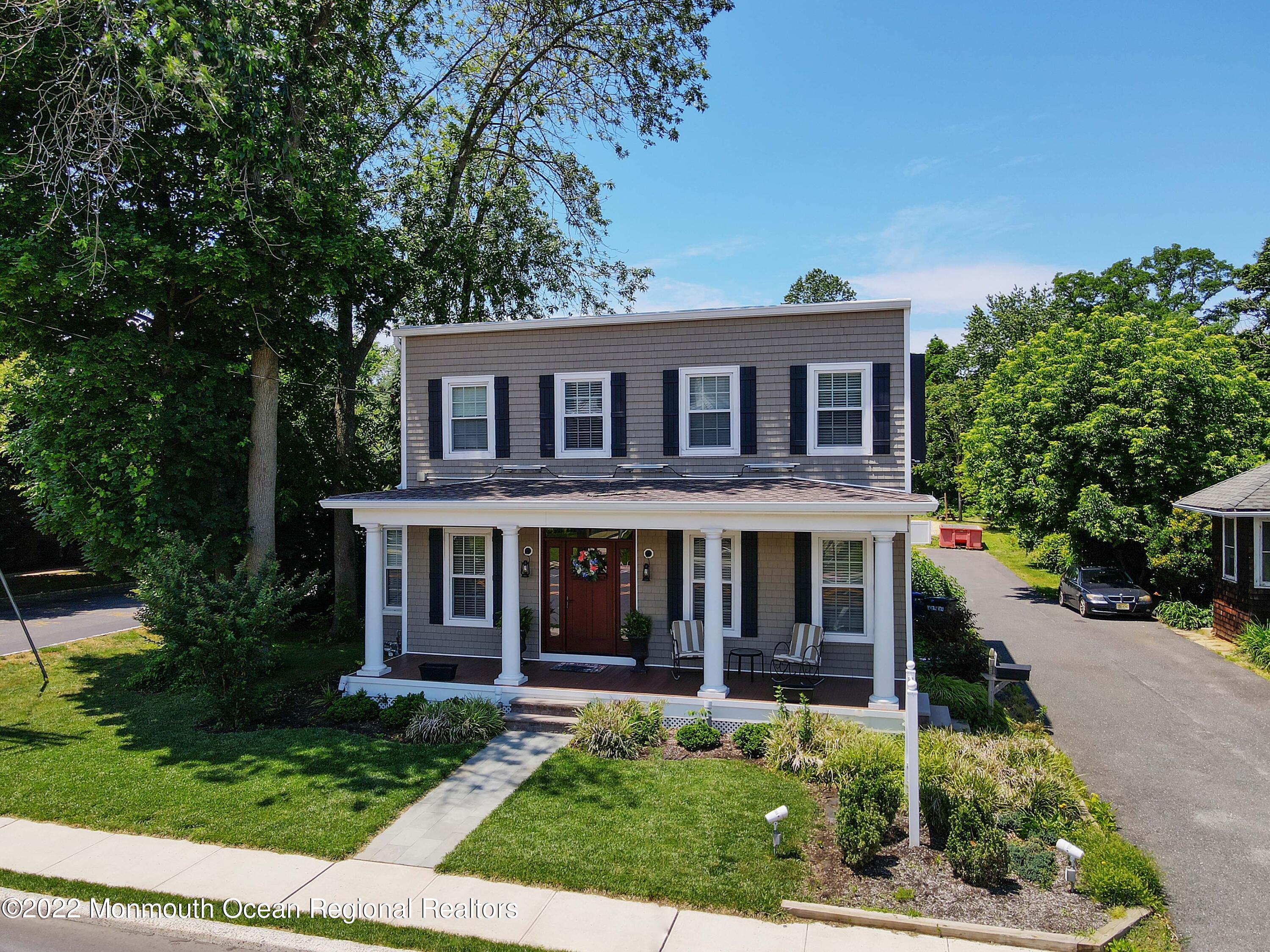 812 Broad Street