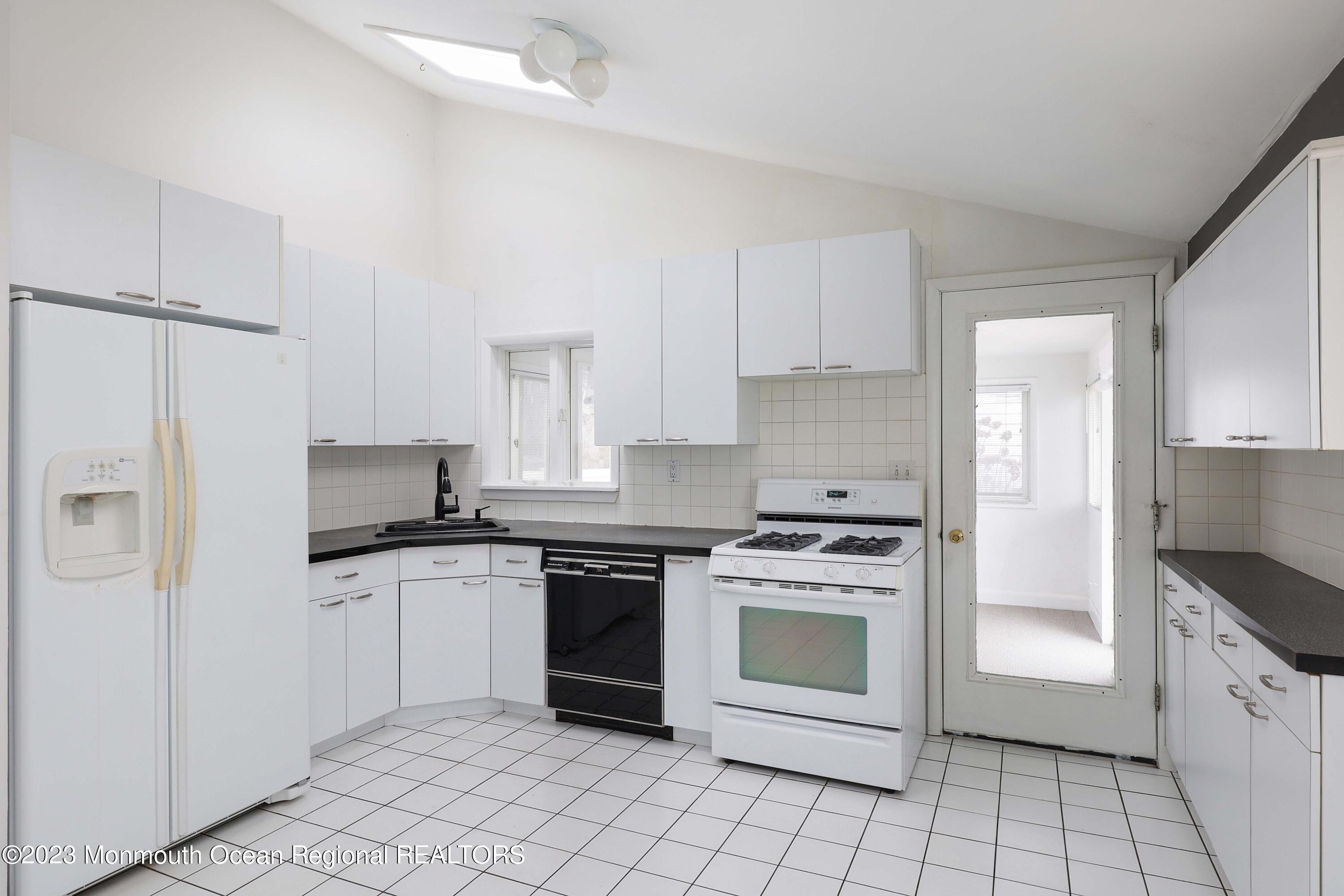 138 Manor Parkway