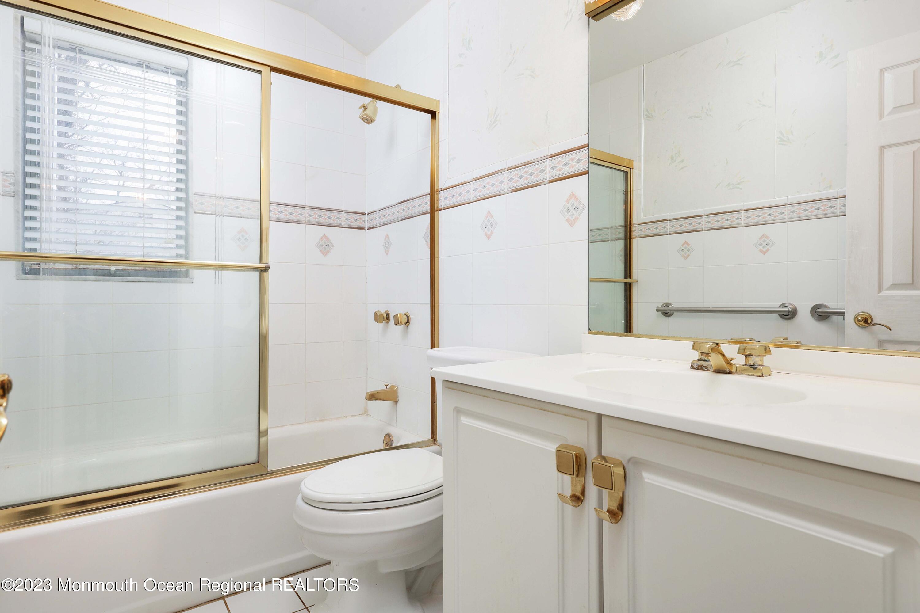 138 Manor Parkway