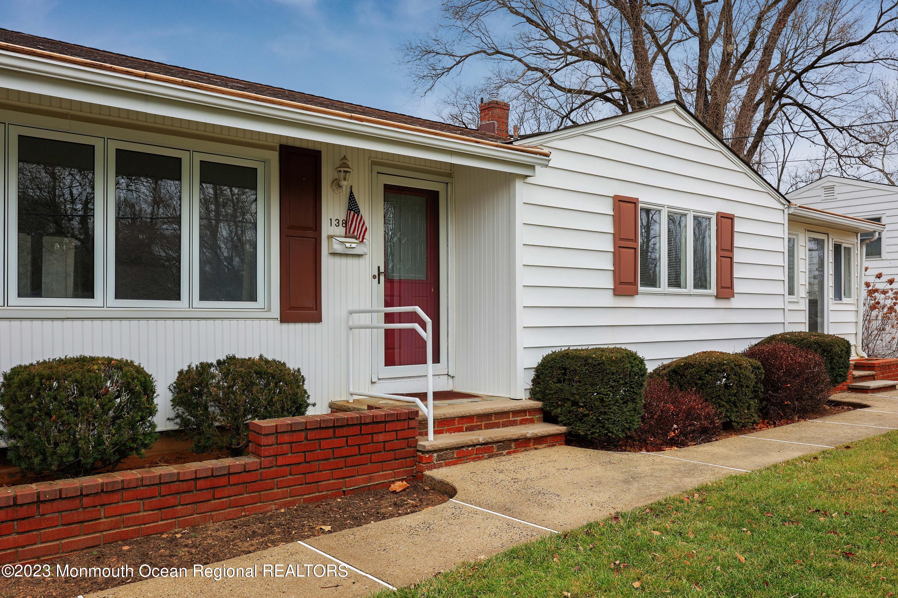 138 Manor Parkway