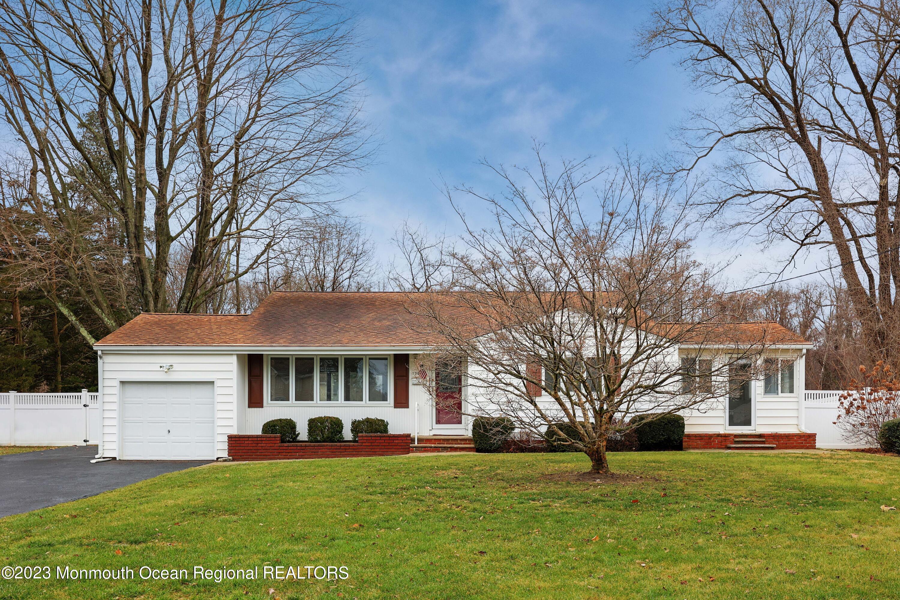 138 Manor Parkway
