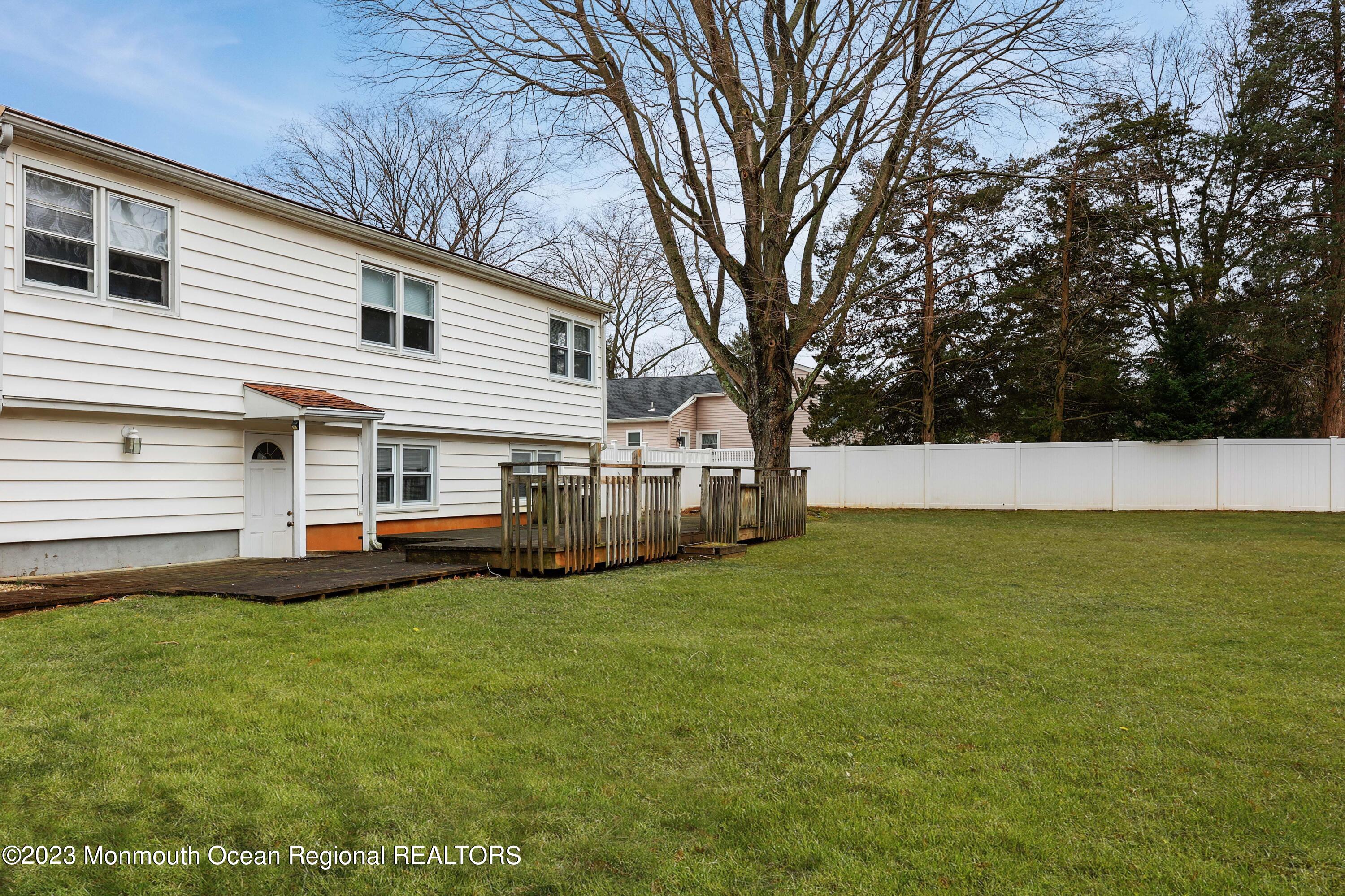 138 Manor Parkway