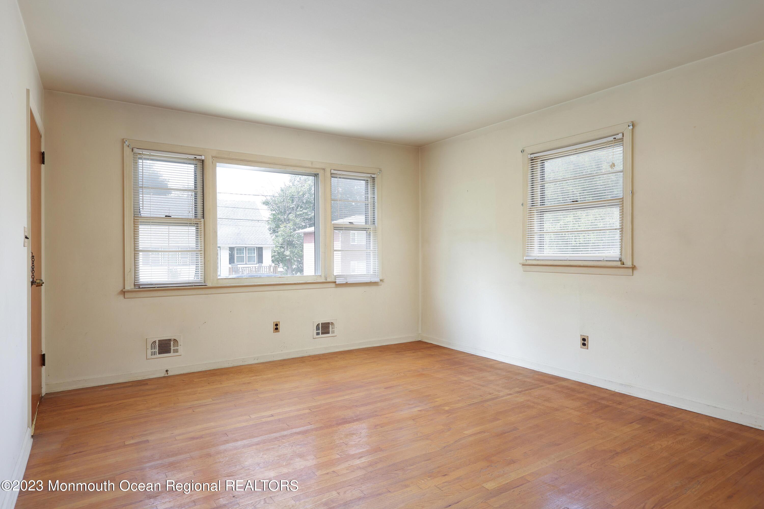 121 Jerome Avenue