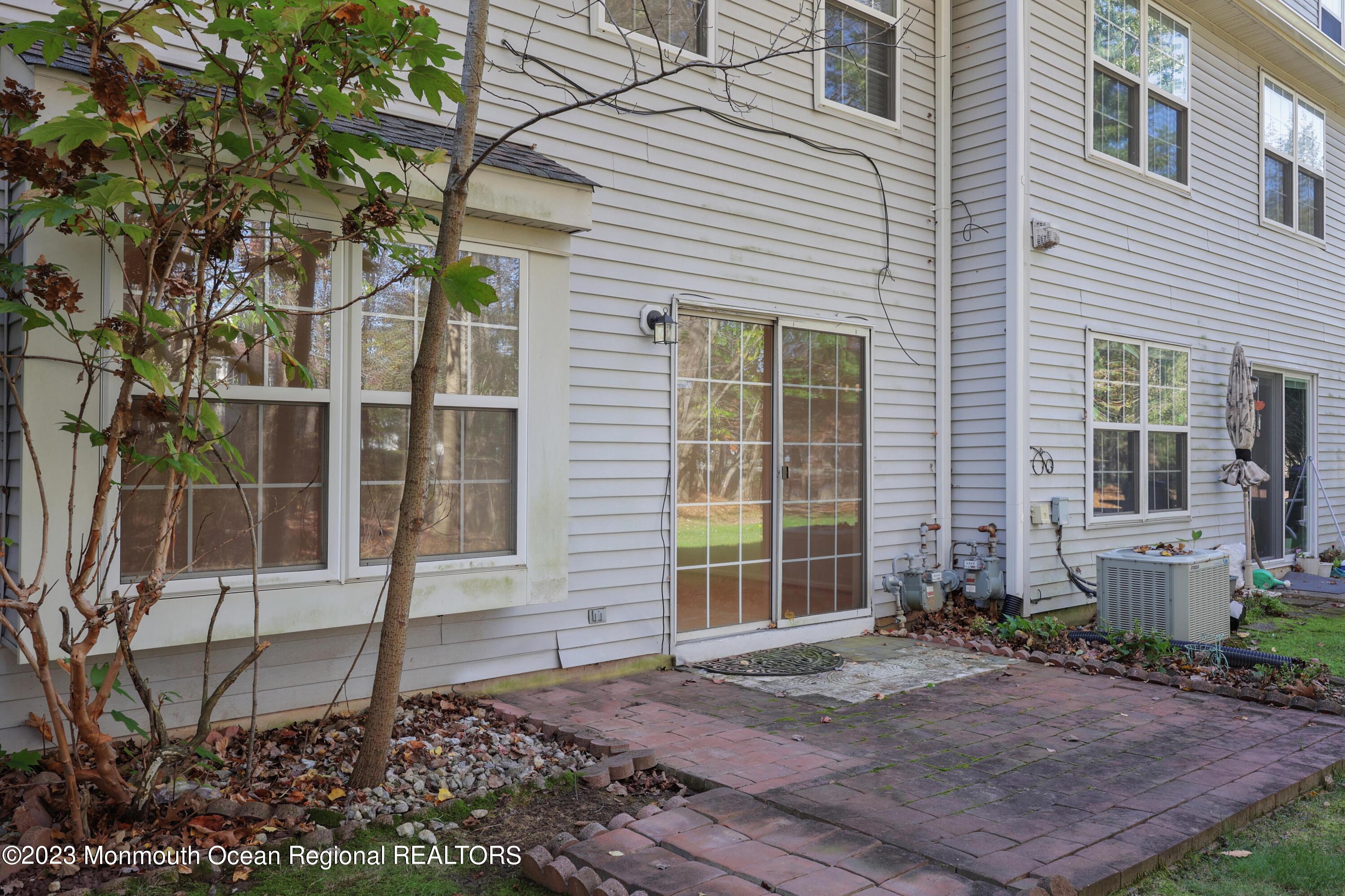 977 Lily Court