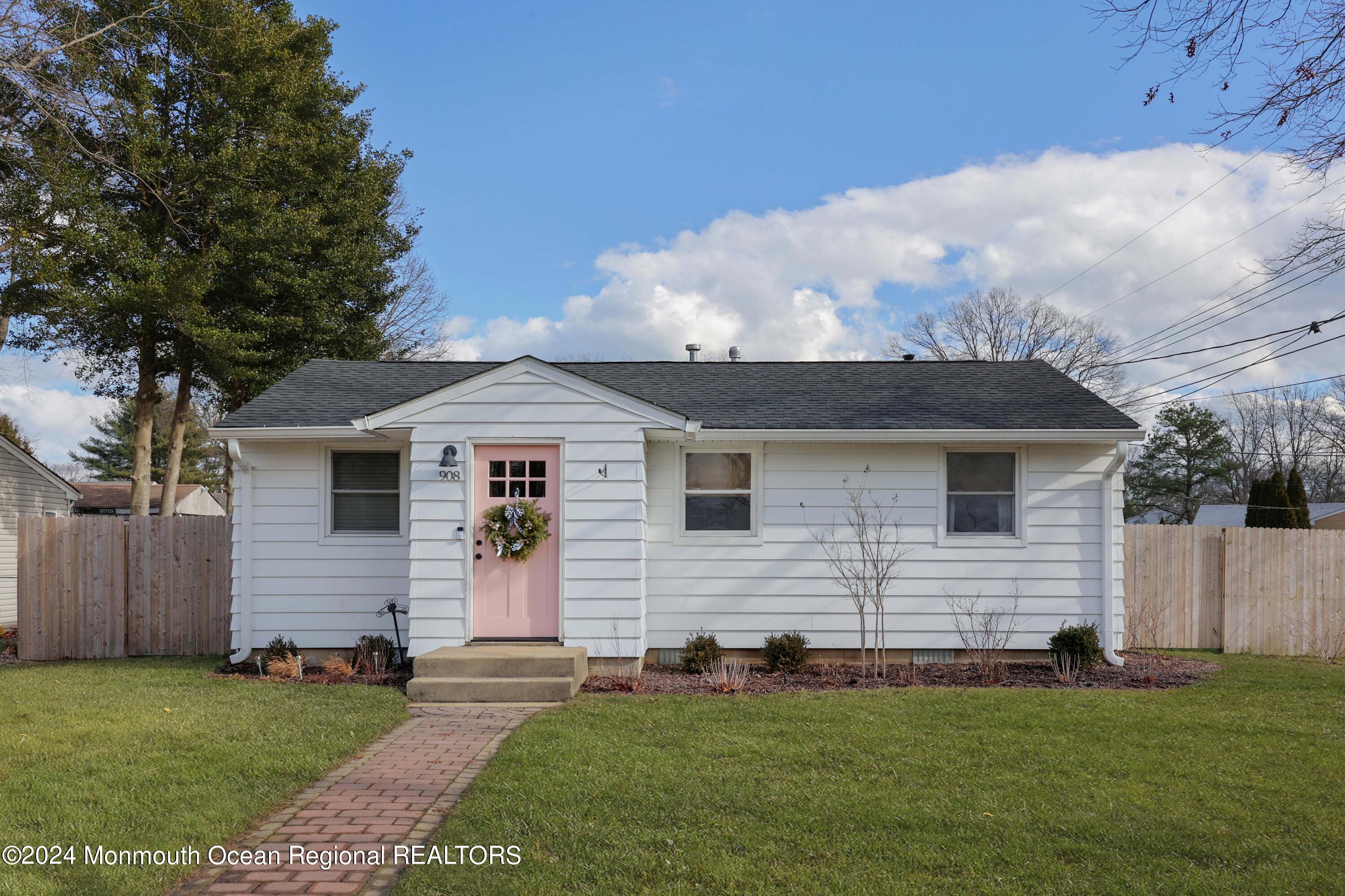 908 Northstream Parkway