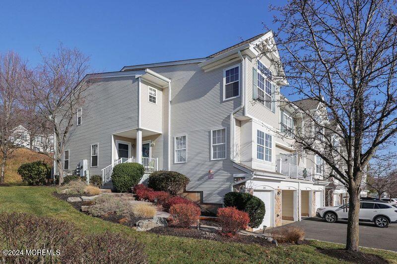 1048 Shadowlawn Drive, 700