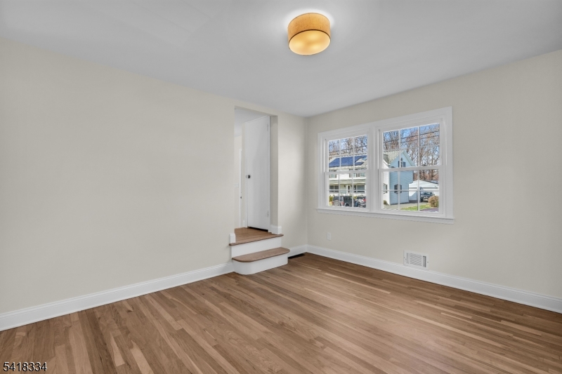 306 Bloomingdale Ave