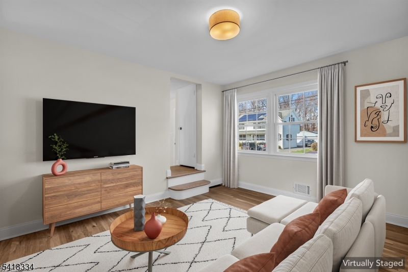 306 Bloomingdale Ave