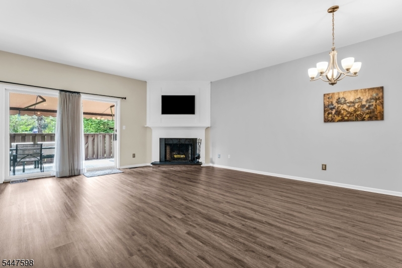 154 Leeds Ct 154