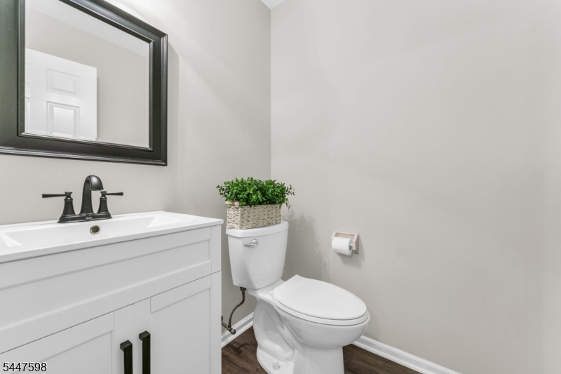154 Leeds Ct 154