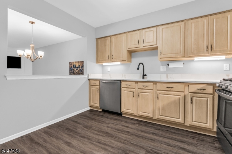 154 Leeds Ct 154