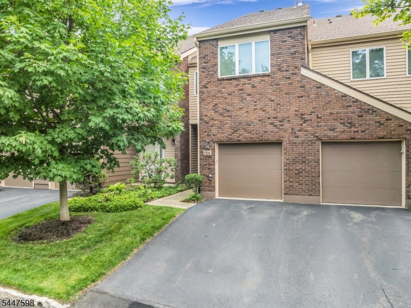 154 Leeds Ct 154