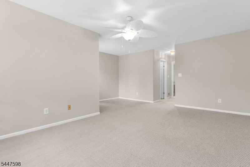 154 Leeds Ct 154