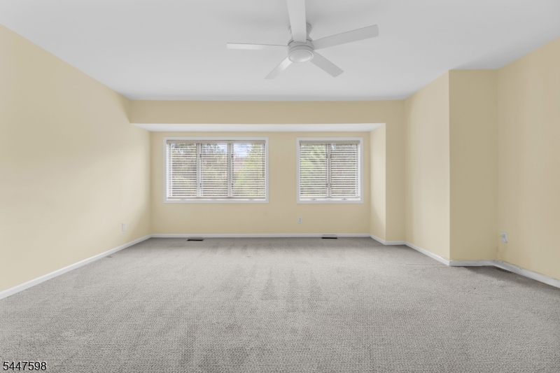 154 Leeds Ct 154