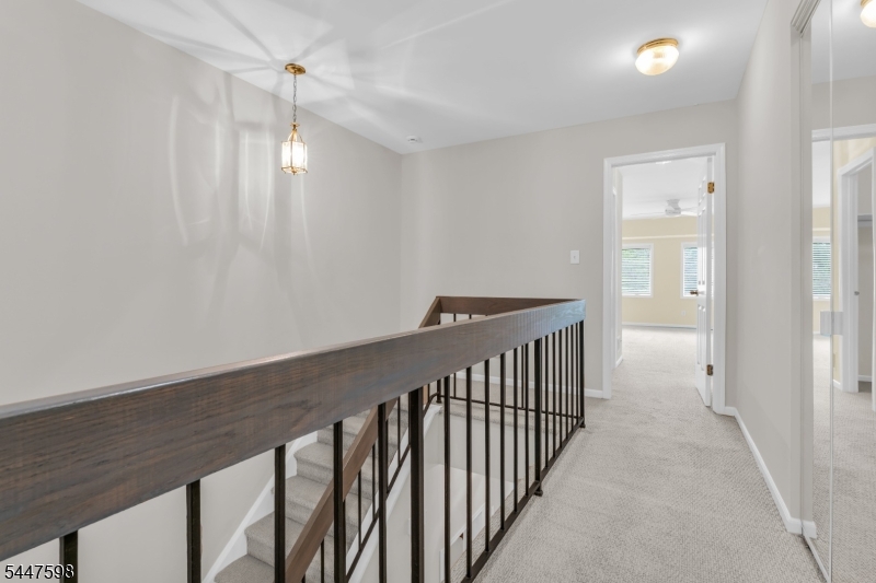 154 Leeds Ct 154