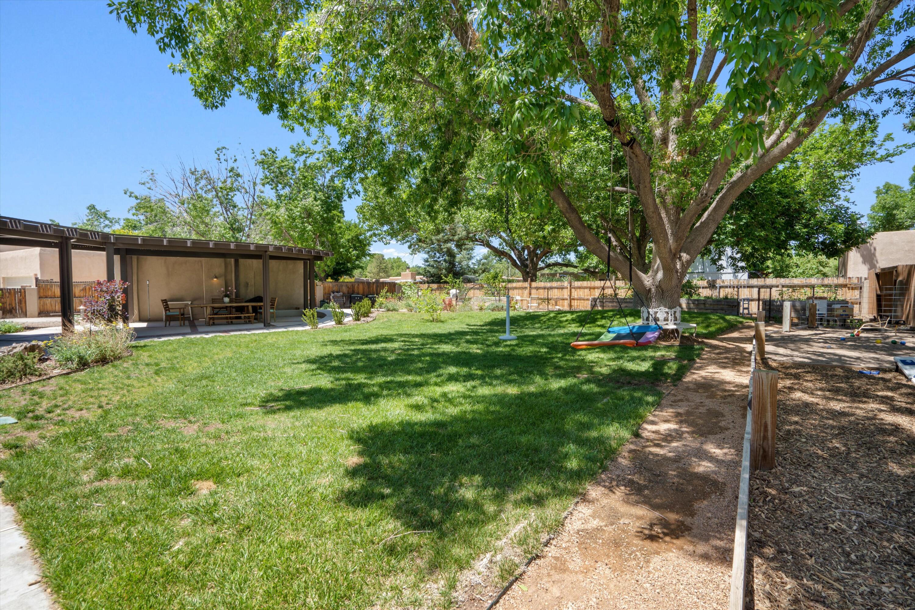 2408 CALLE DE PANZA NW