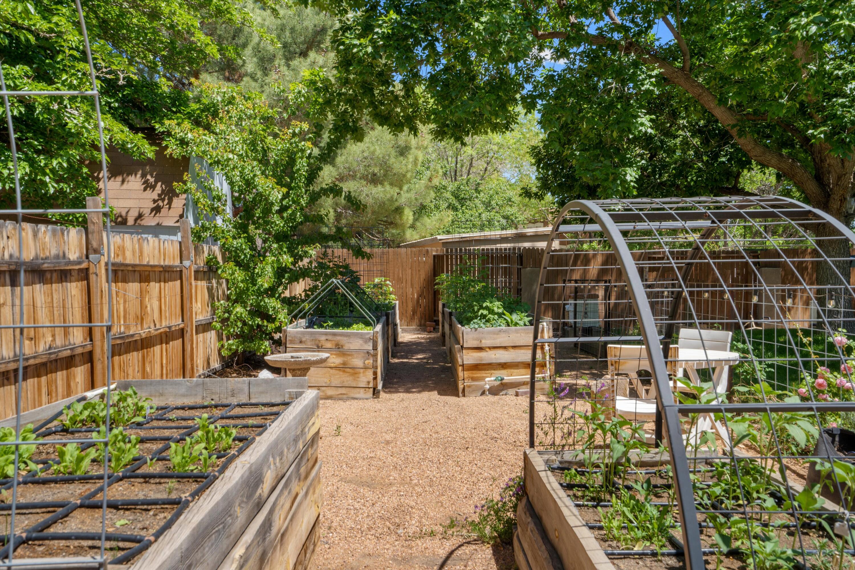 2408 CALLE DE PANZA NW