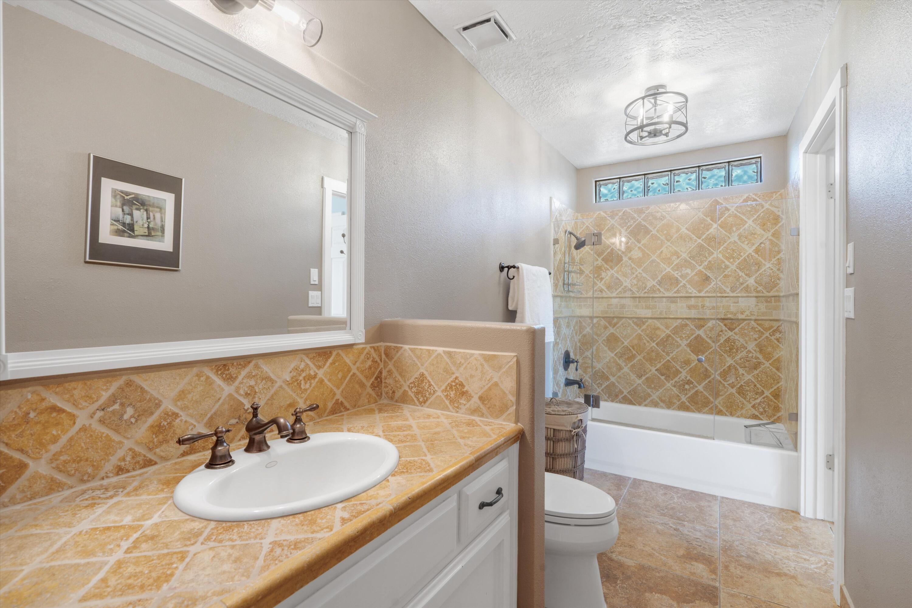 2408 CALLE DE PANZA NW