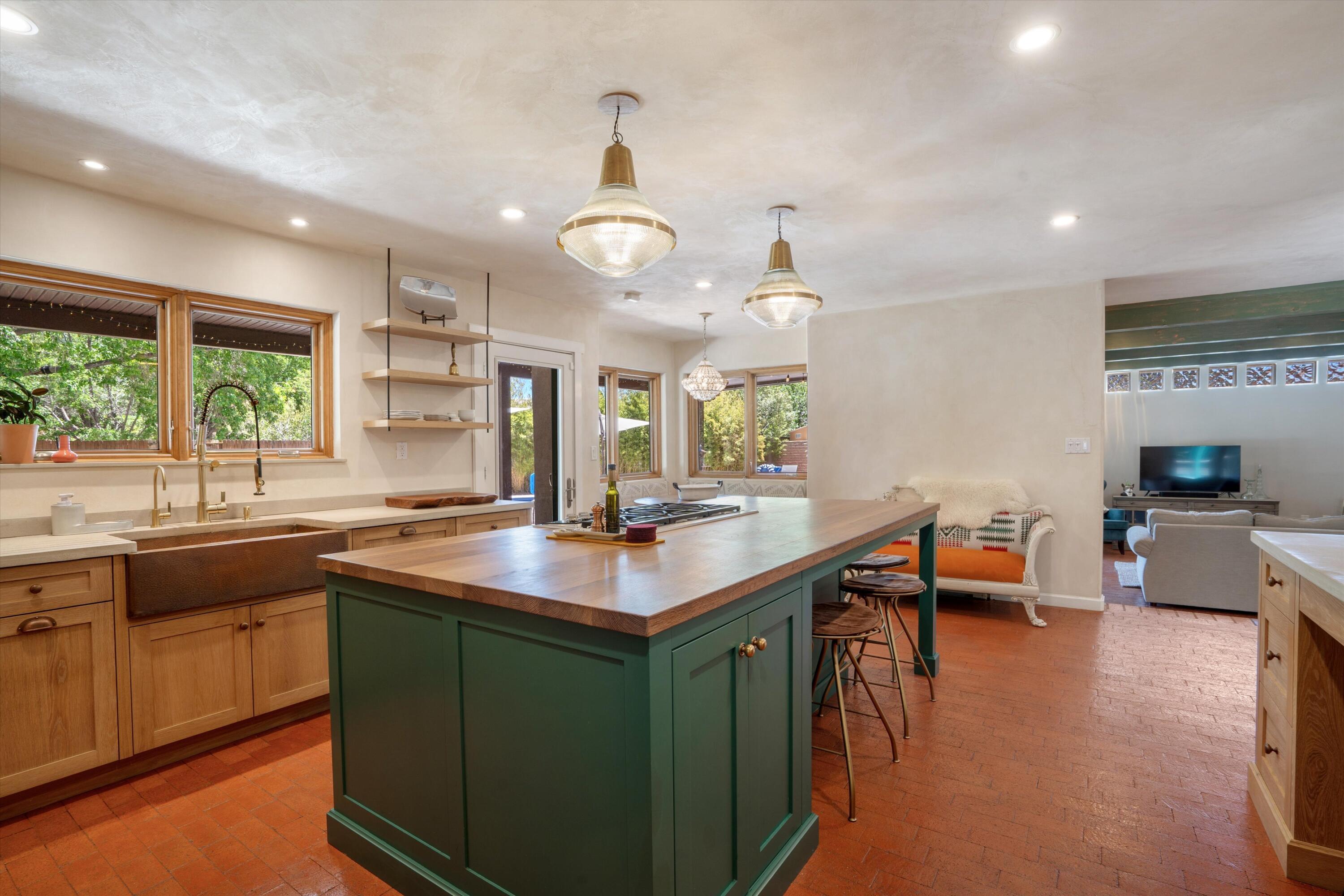 2408 CALLE DE PANZA NW