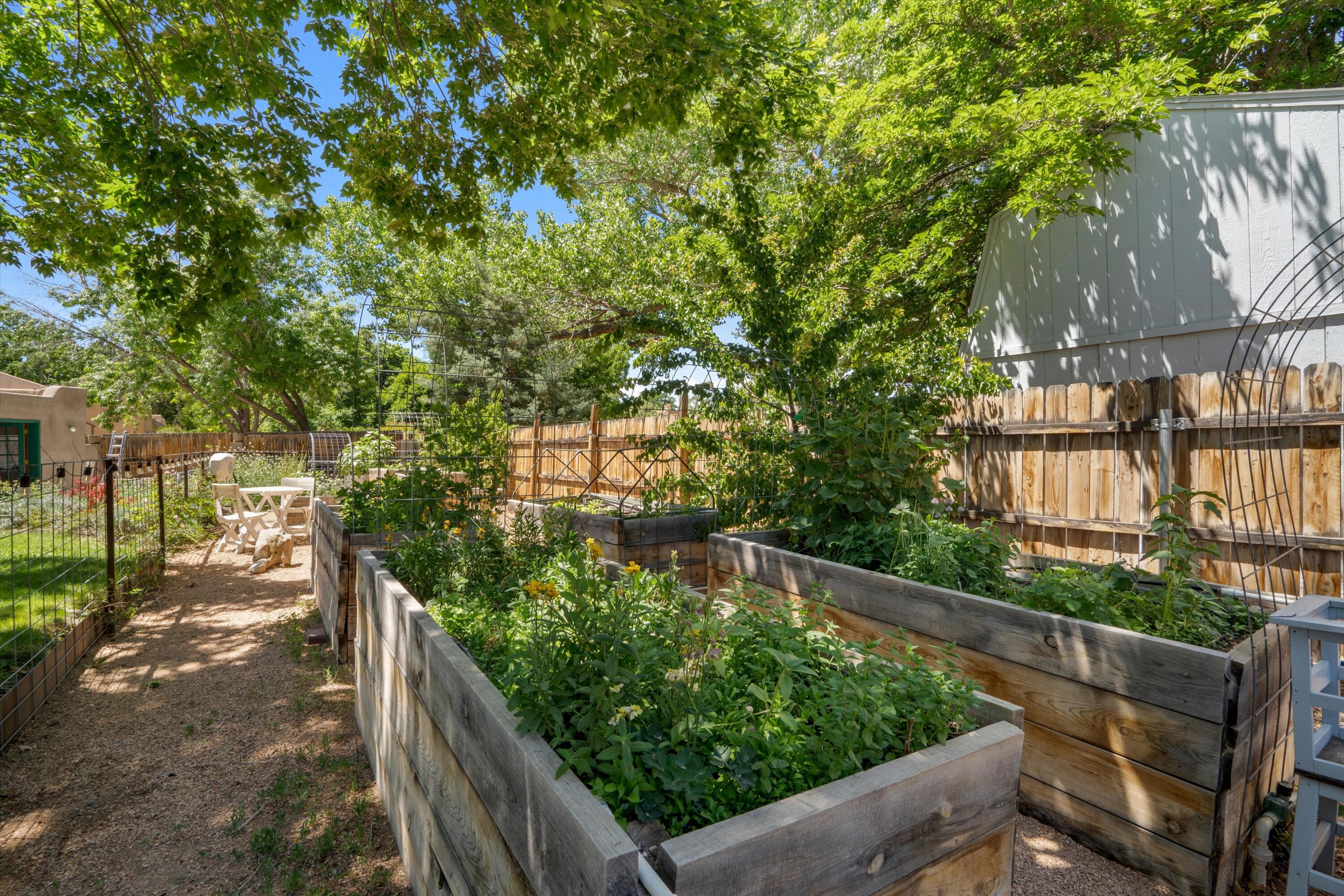 2408 CALLE DE PANZA NW