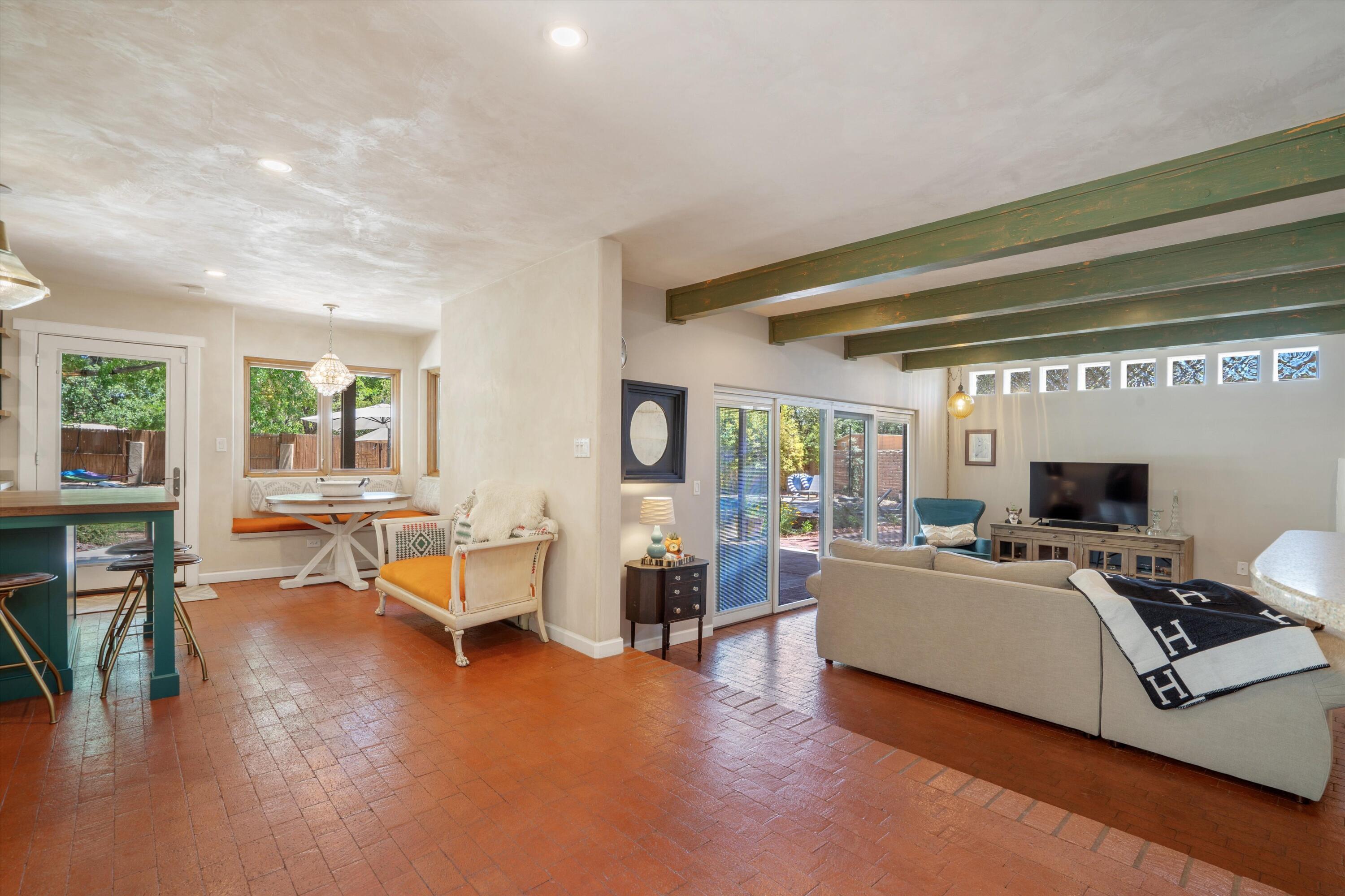 2408 CALLE DE PANZA NW