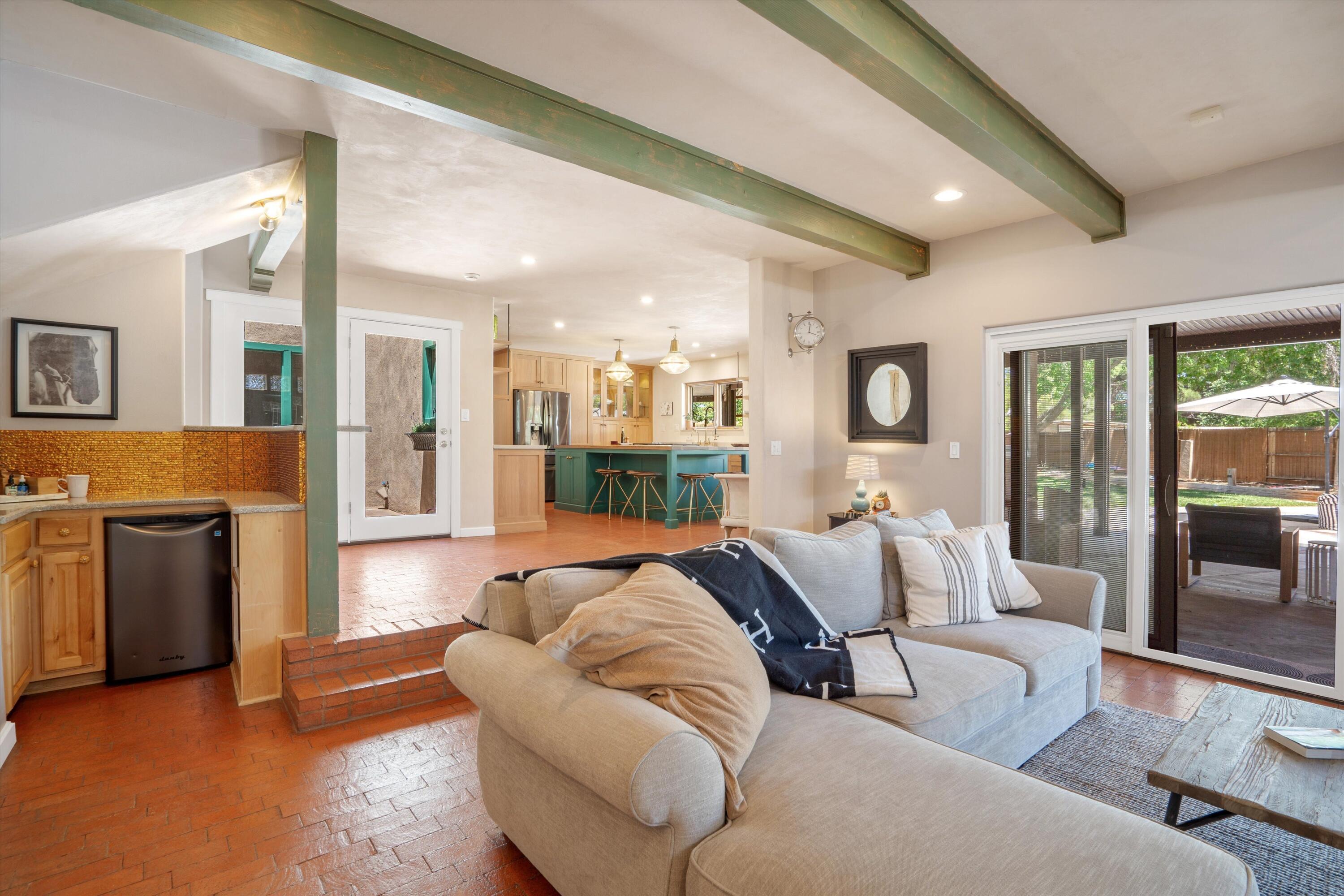 2408 CALLE DE PANZA NW