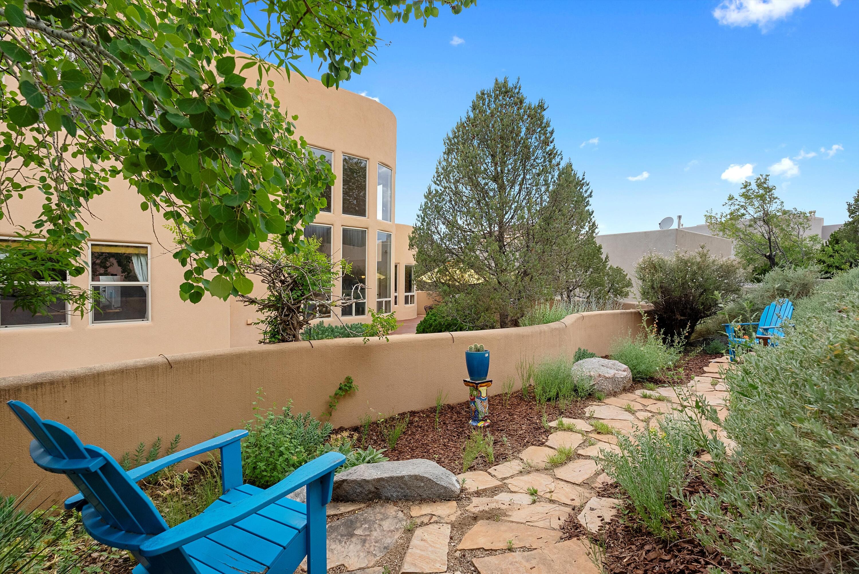 5808 MARIOLA Place NE